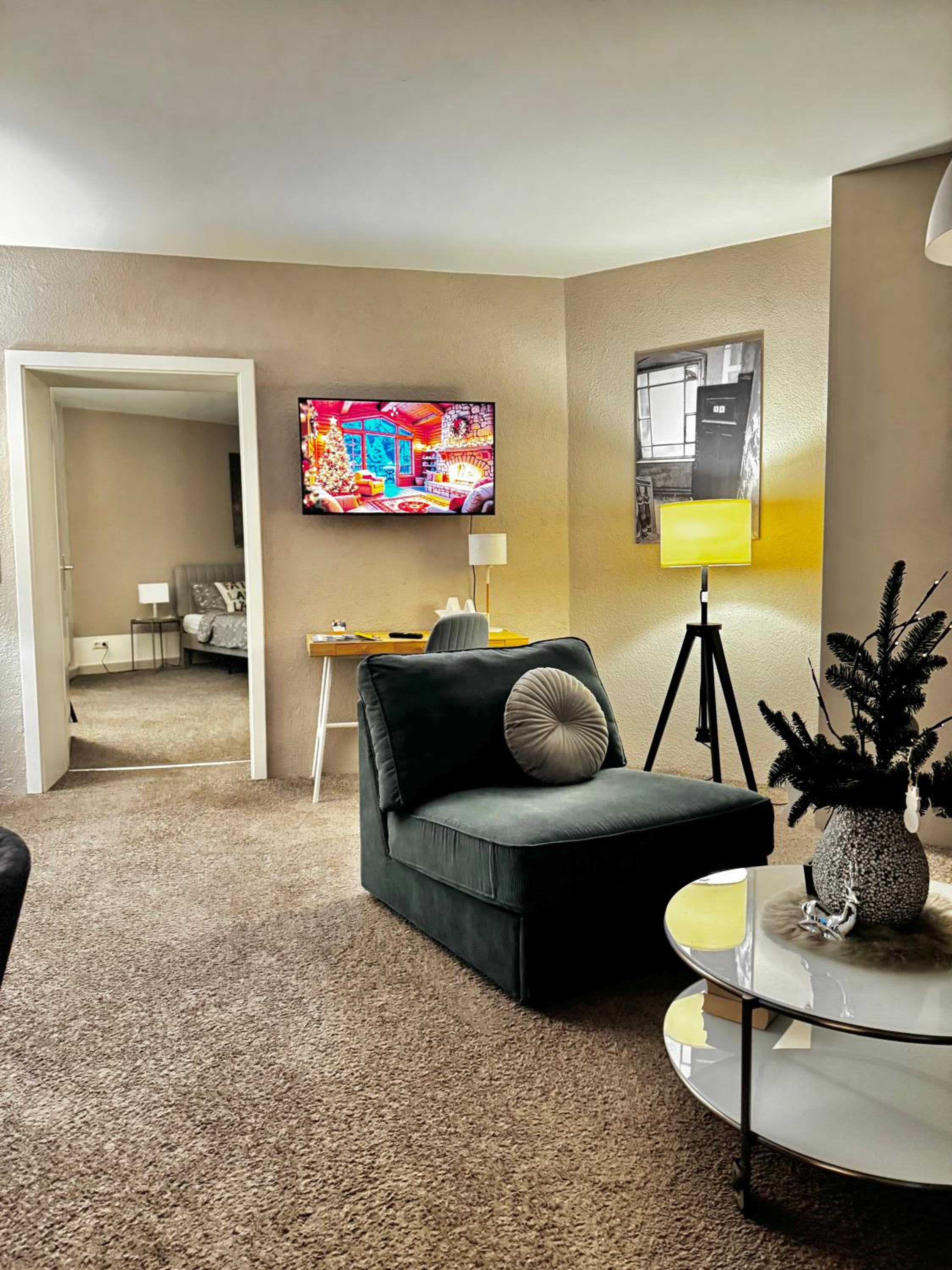 One-Bedroom Apartment photo 1