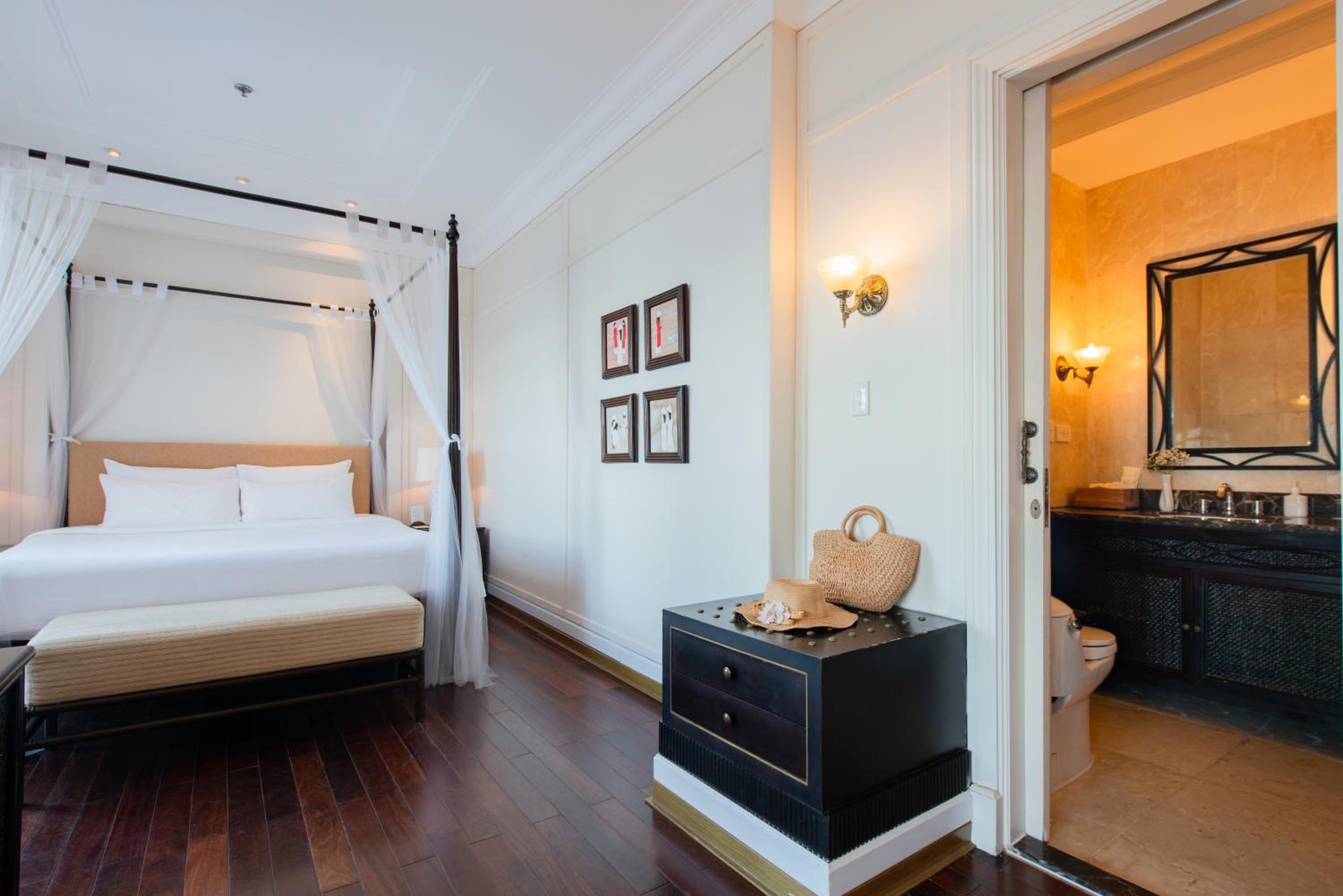 Junior Suite Ocean King | Outdoor Jacuzzi - Photo 3