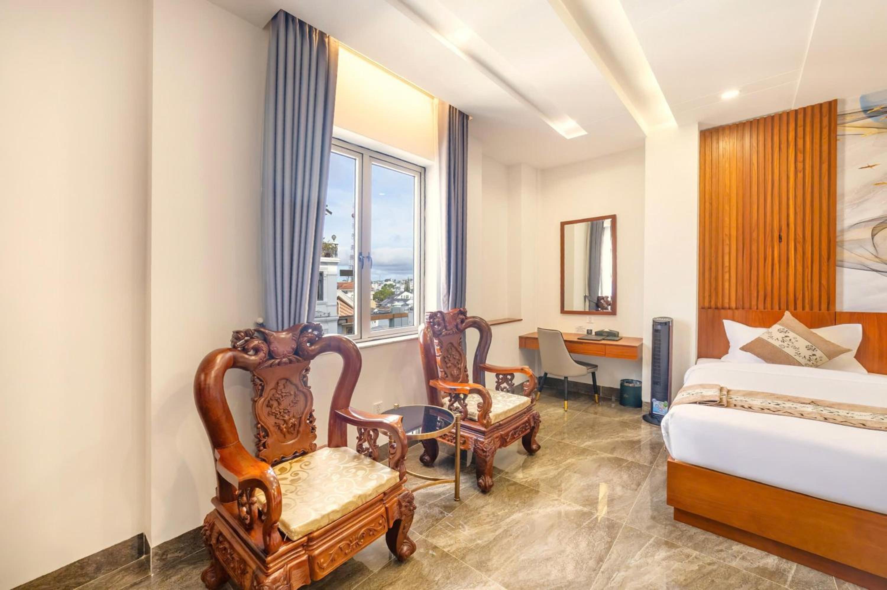 Twin Room with City View - Photo 1
