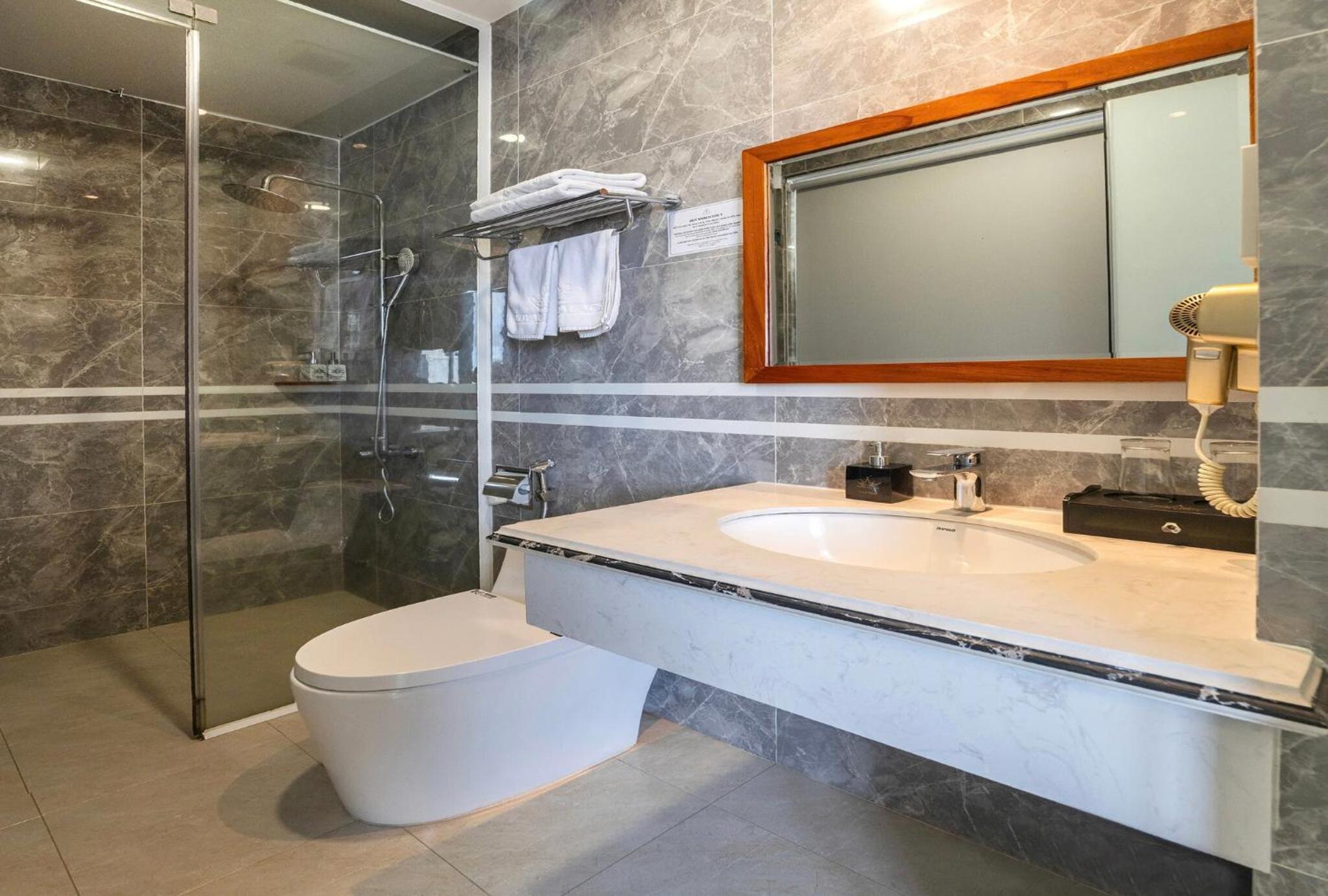 Twin Room with City View - Photo 2