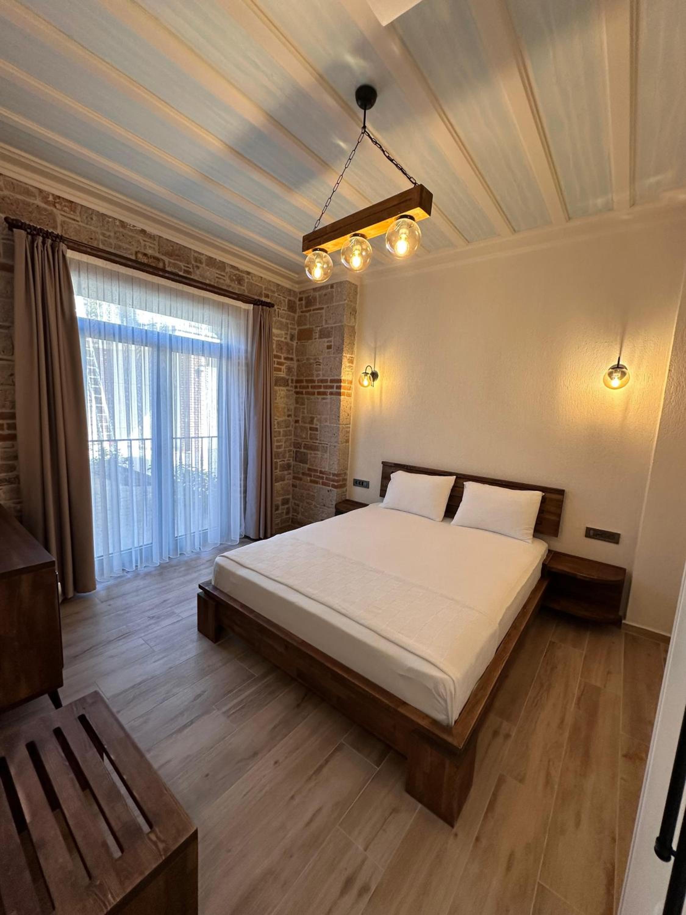 Budget Double Room photo 3