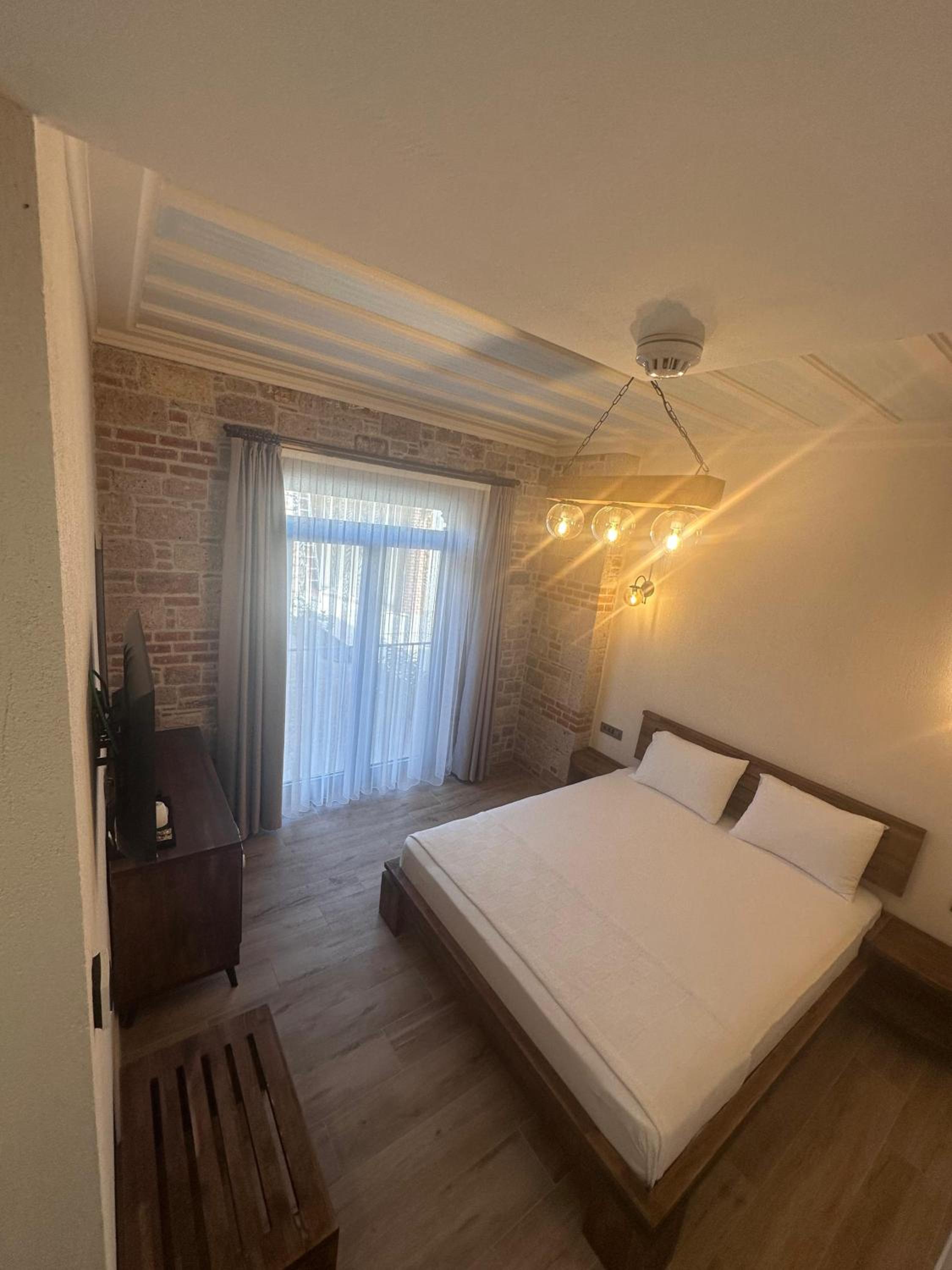 Budget Double Room photo 2