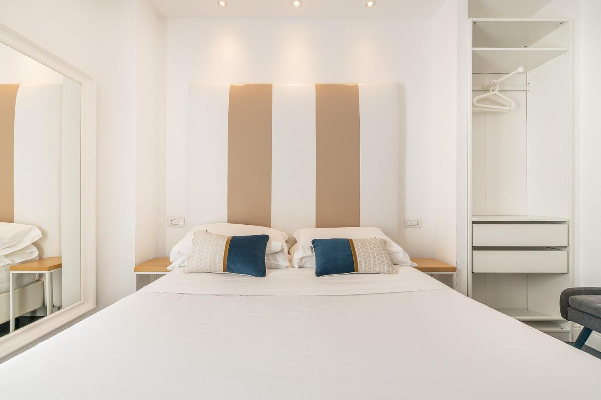 Double Room with Balcony photo 2