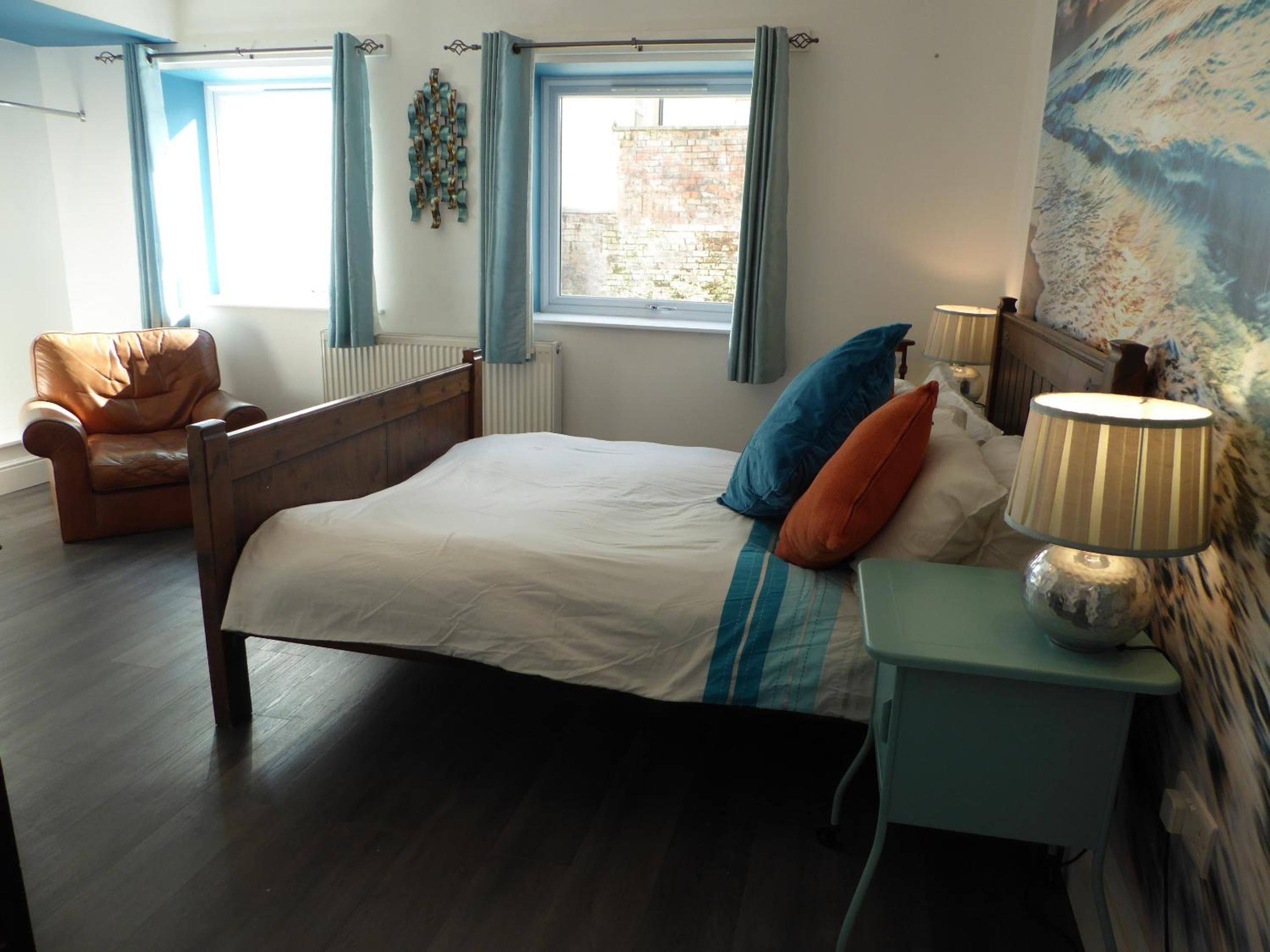 Two-Bedroom Standard Apartment photo 2
