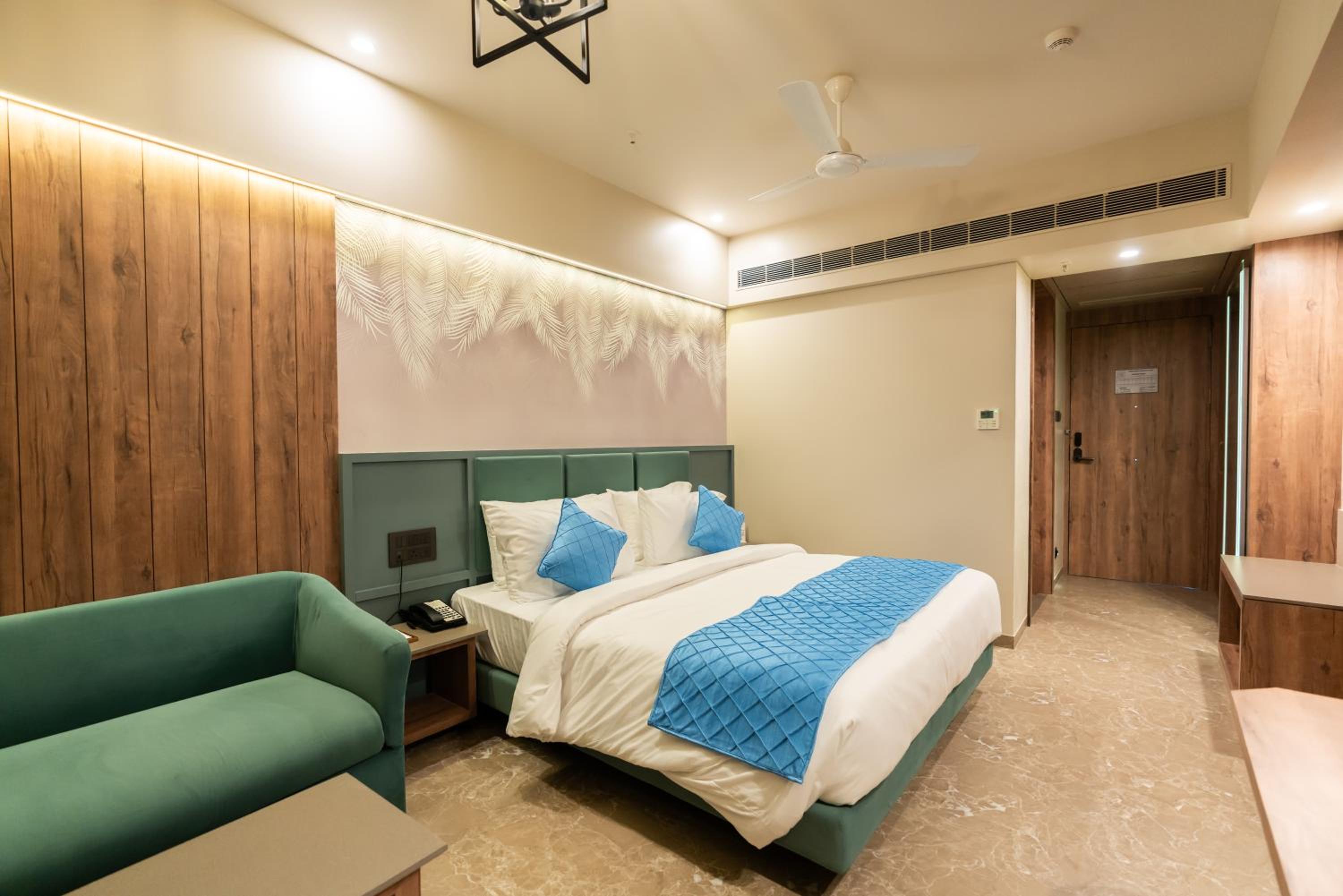 Winter Green Premium Room - Photo 3