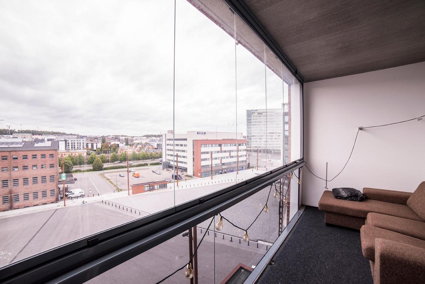 One-Bedroom Apartment with Balcony and City View photo 2