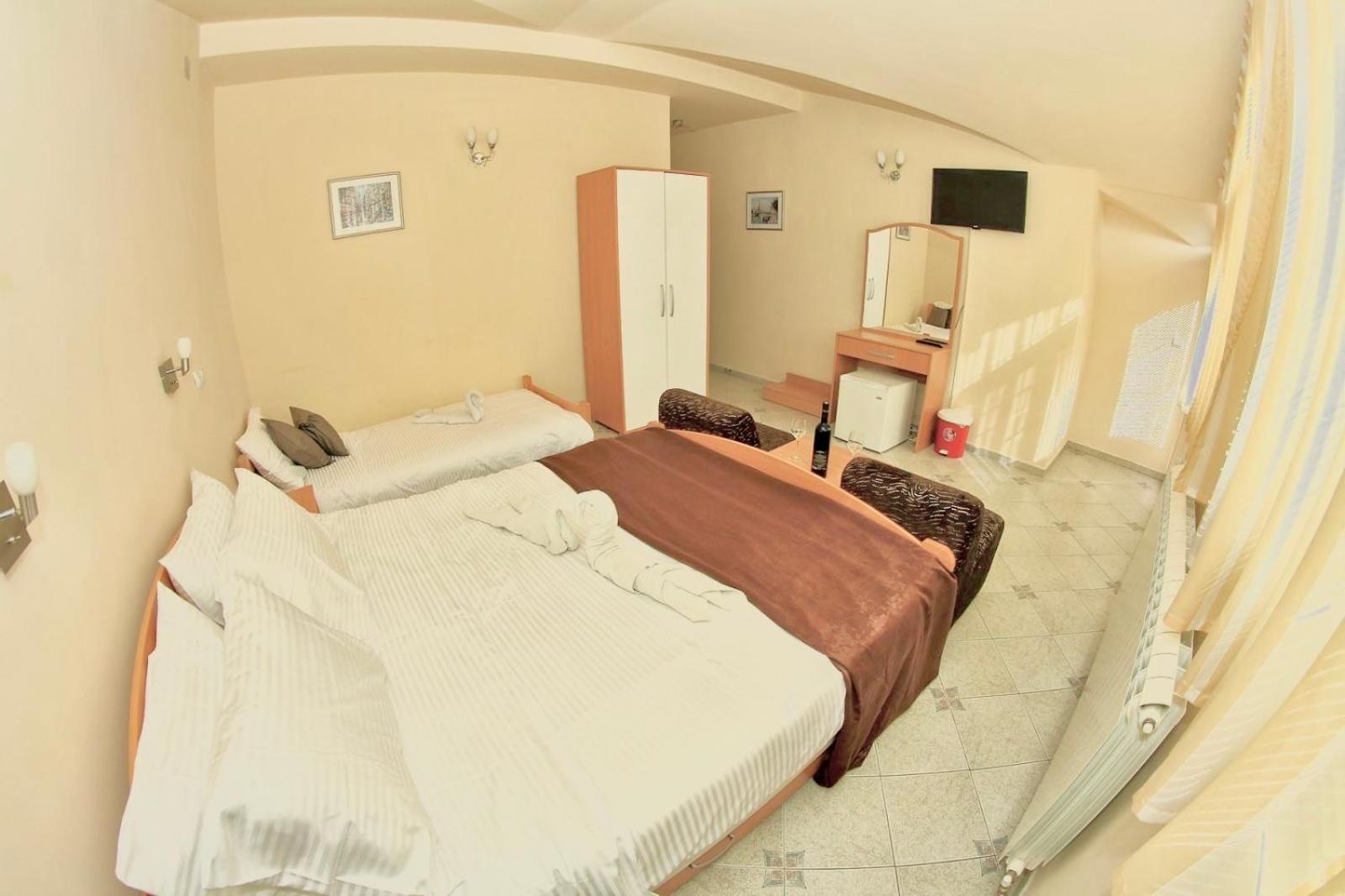 Standard Triple Room - Photo 7