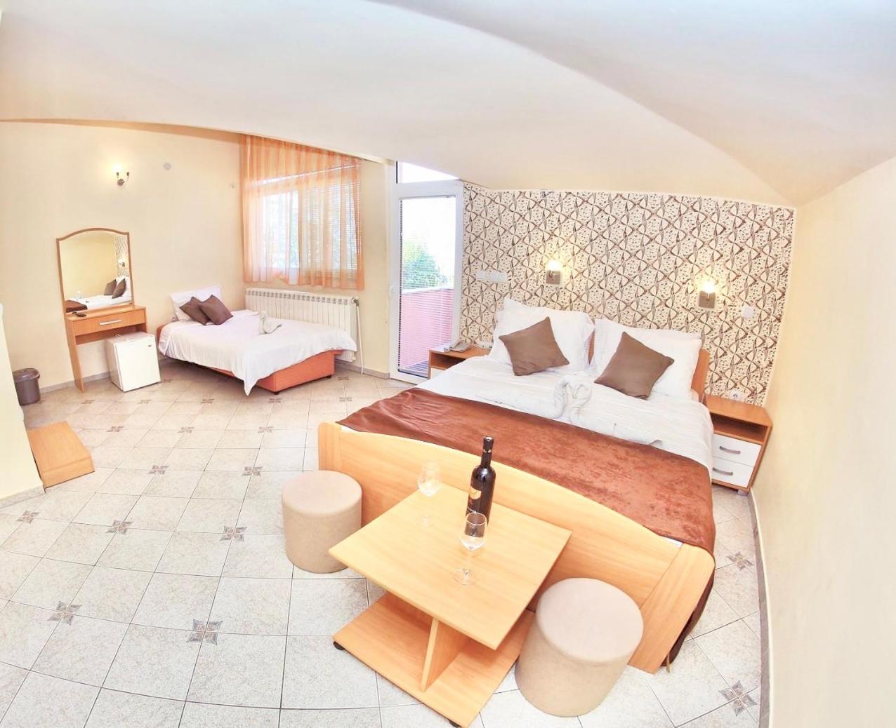Standard Triple Room - Photo 5