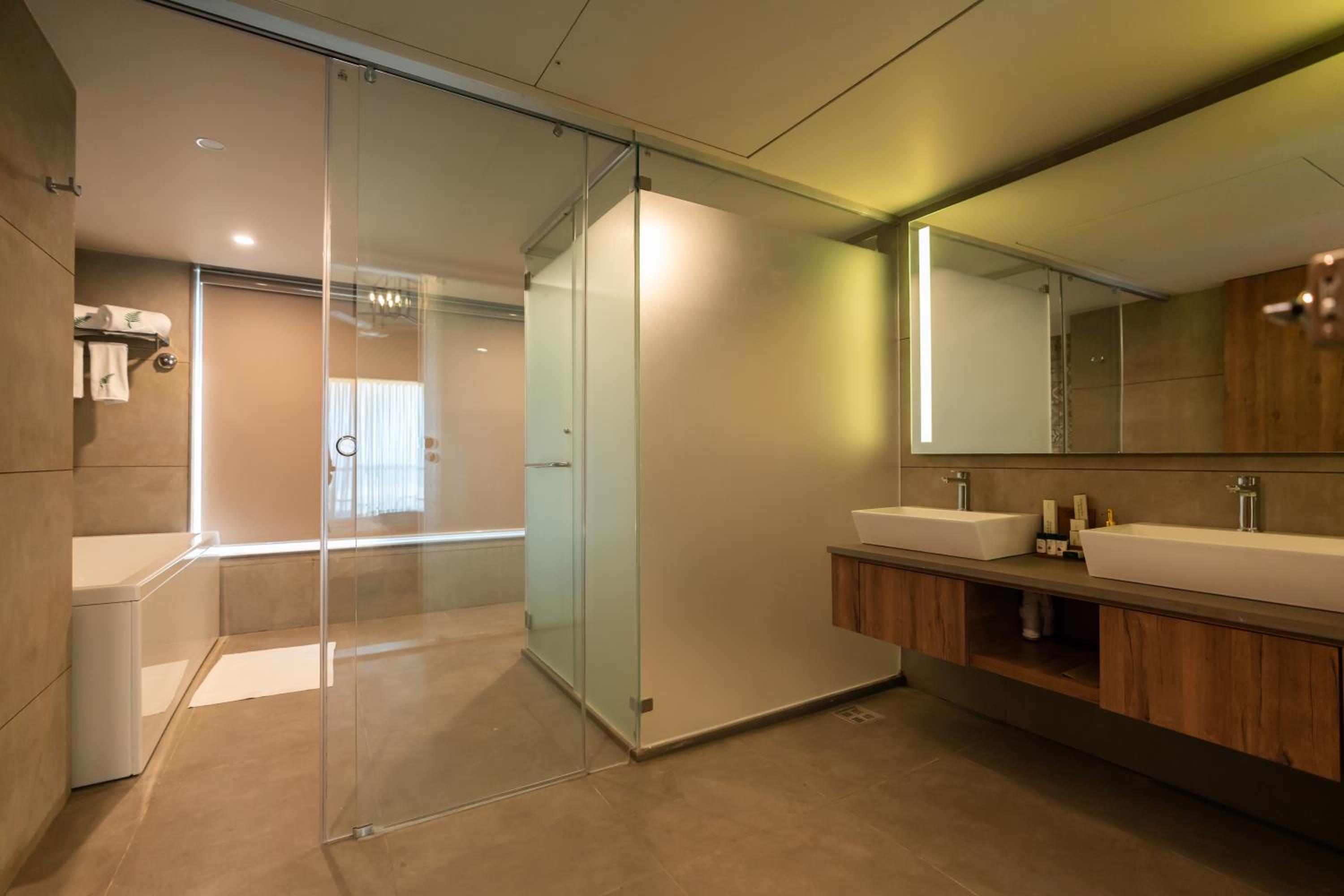 Fern Club Room - Photo 3