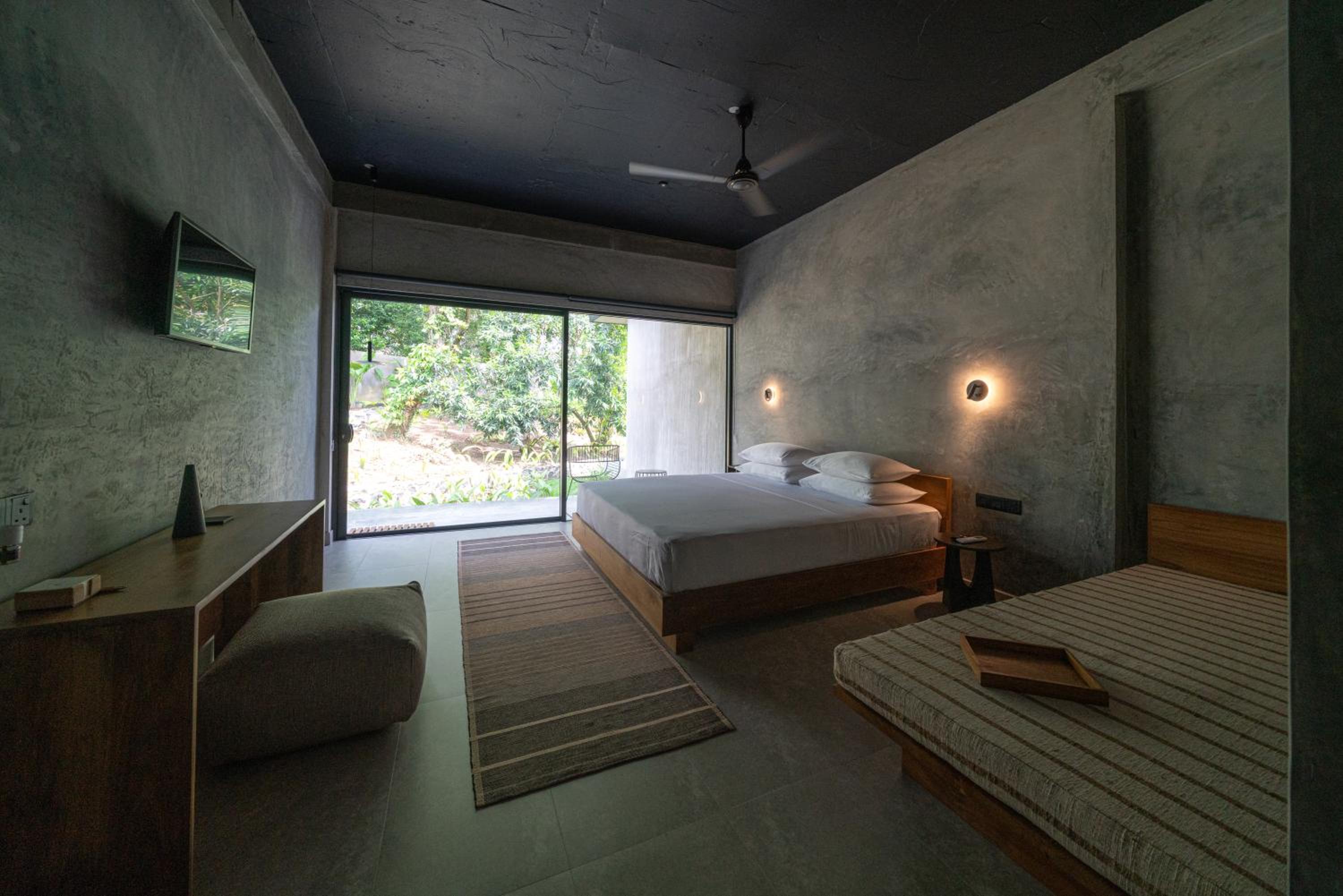 Deluxe Double Room with Extra Bed photo 1