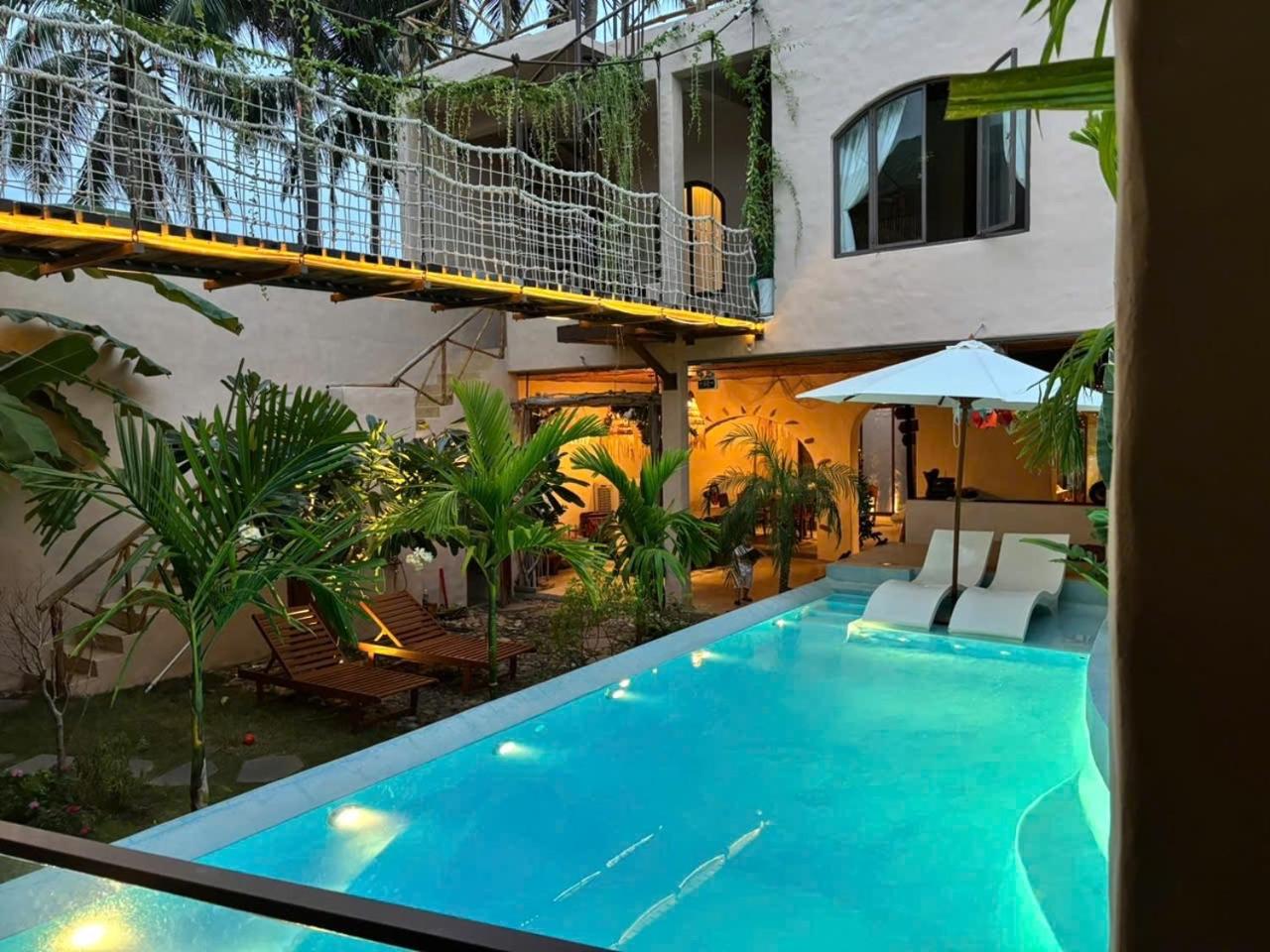 Deluxe Double Room with Balcony - Photo 2
