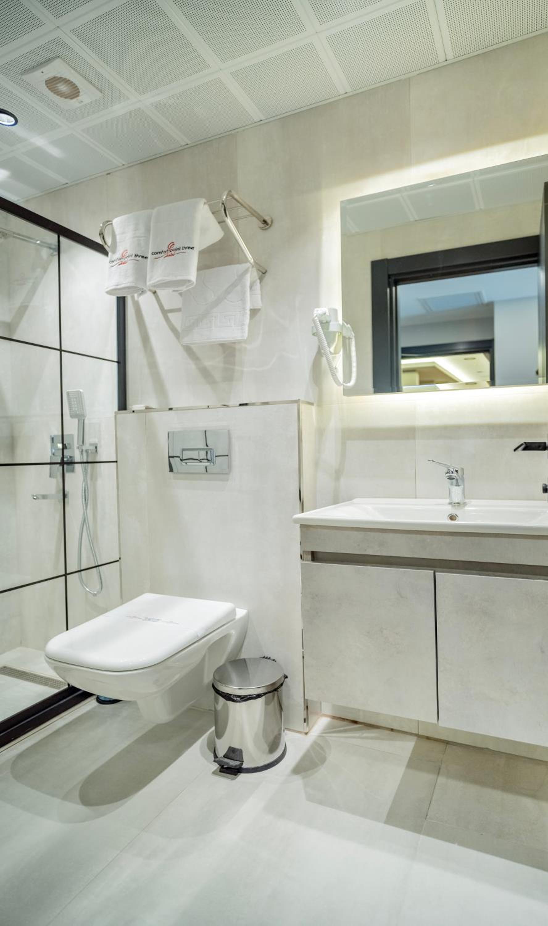 Deluxe Triple Room photo 3