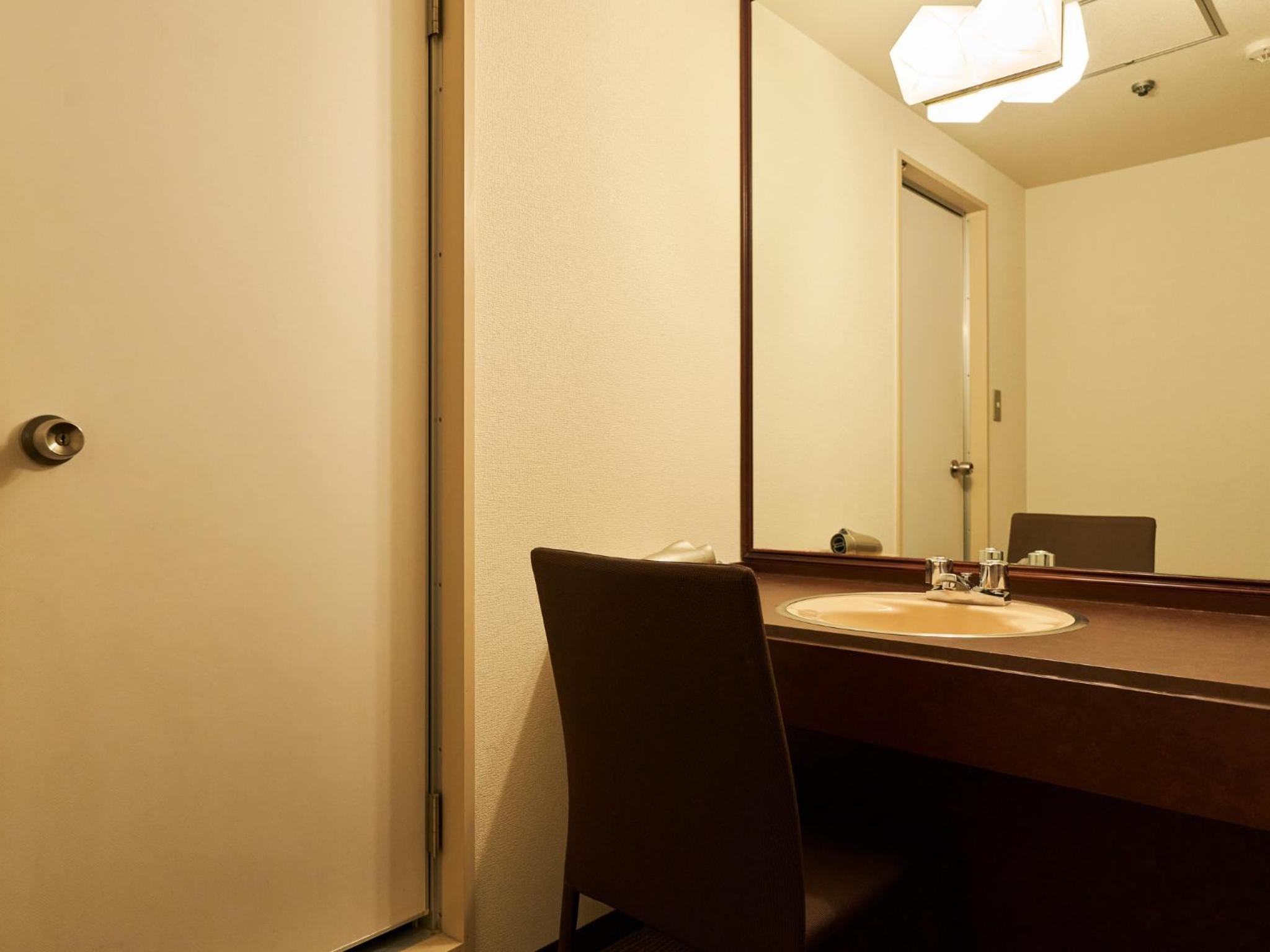Comfort Quadruple Room - Non-Smoking photo 3