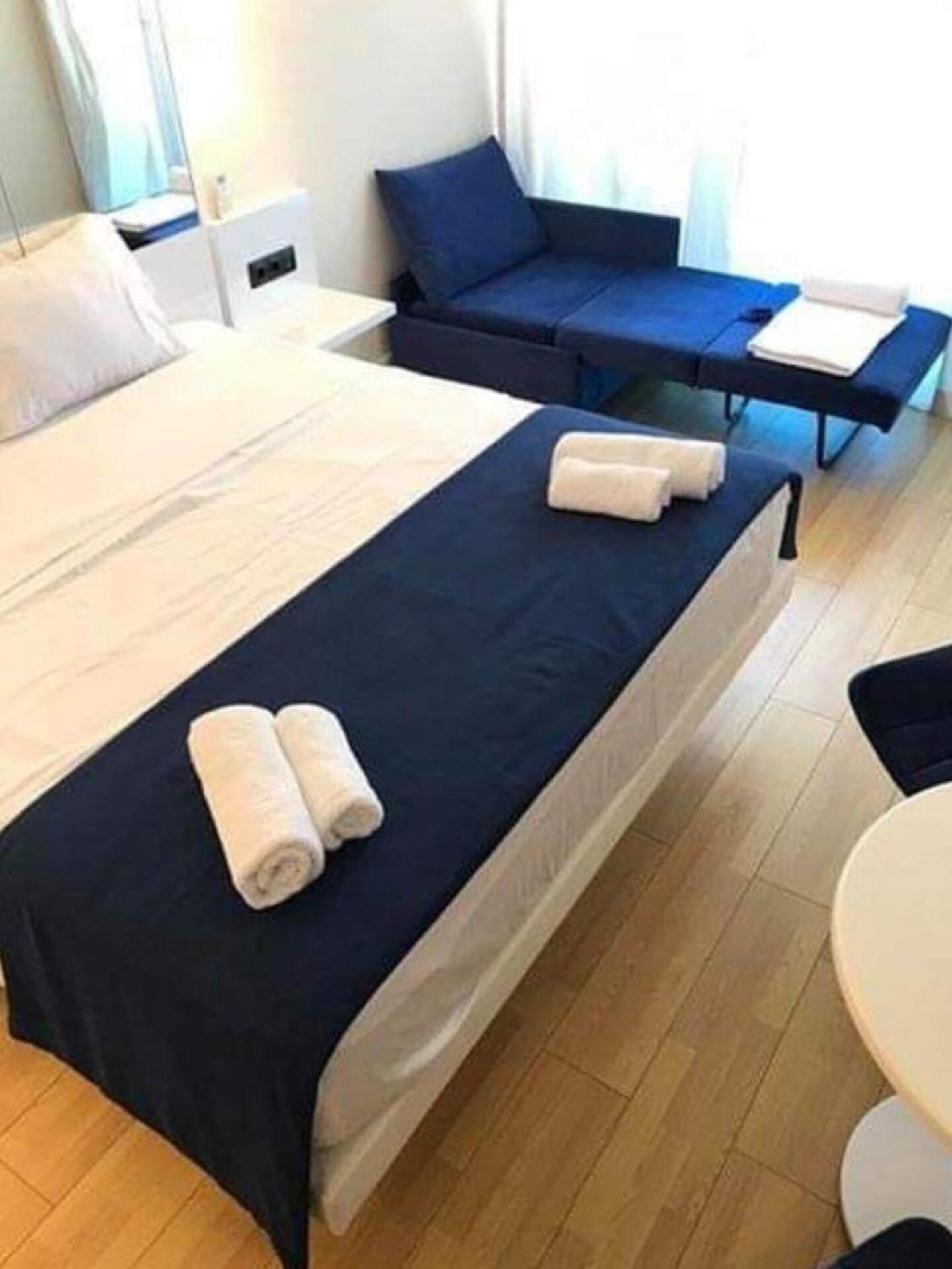 King Studio With Sofa Bed photo 2