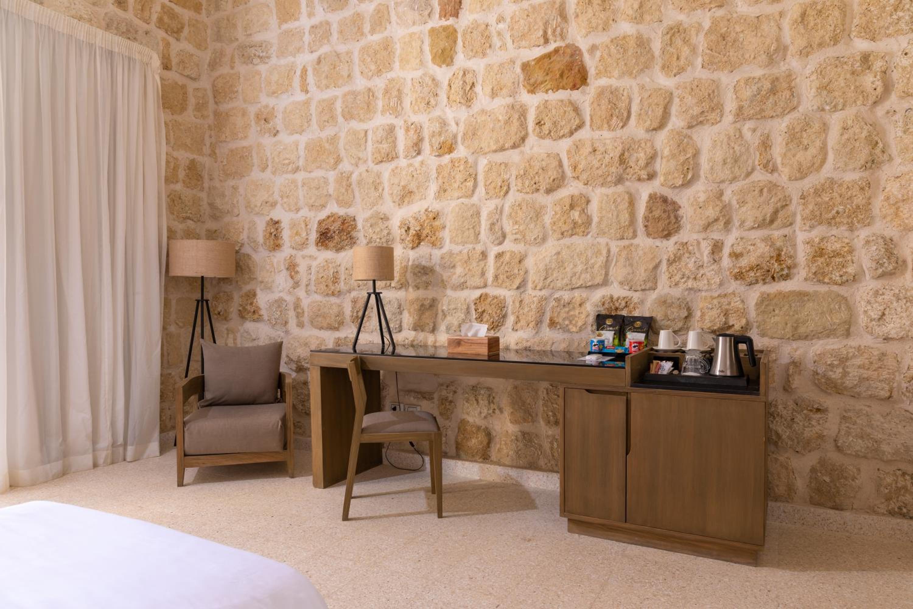 Deluxe Twin Room with Sea View - Photo 3