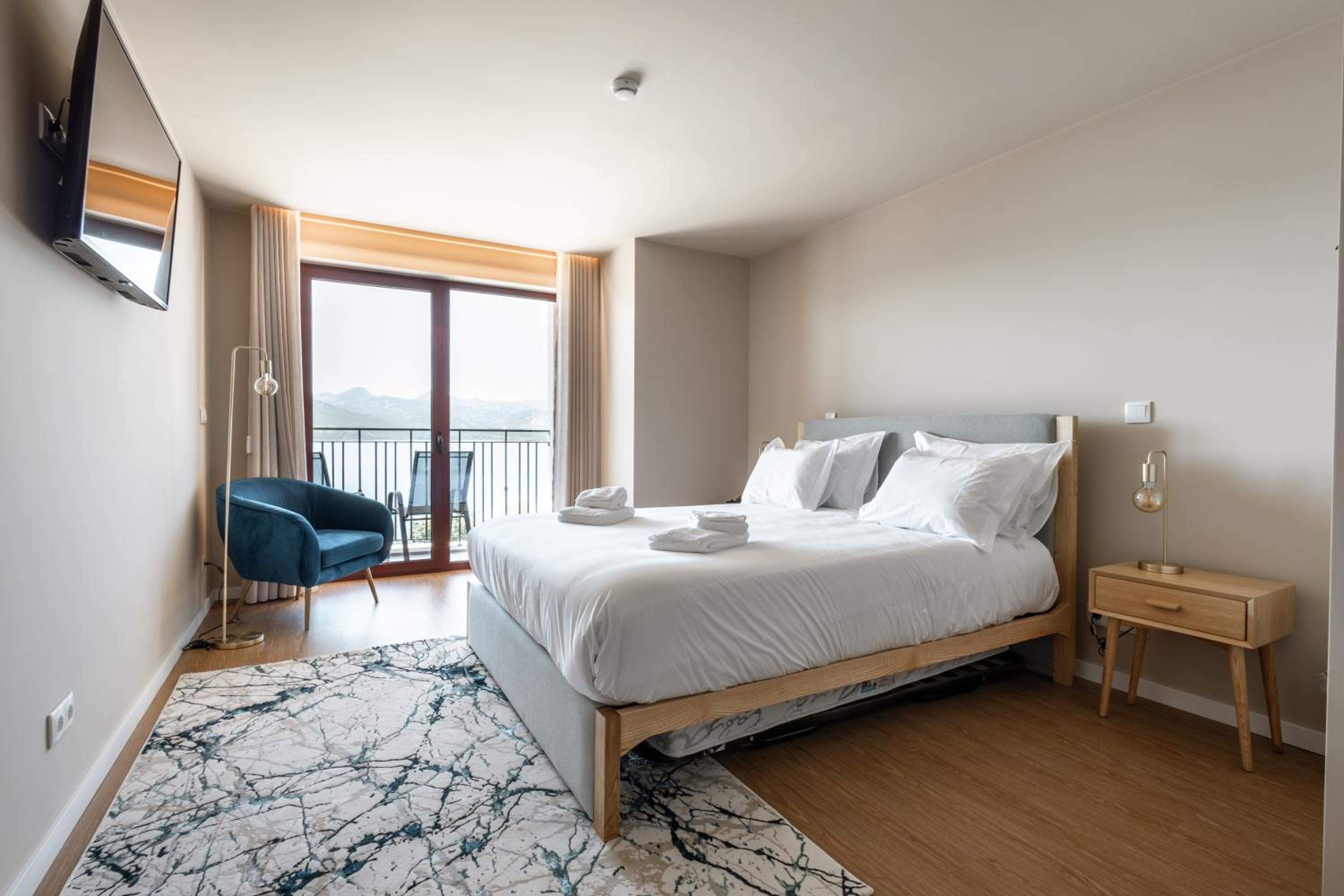 Double Room with Lake View