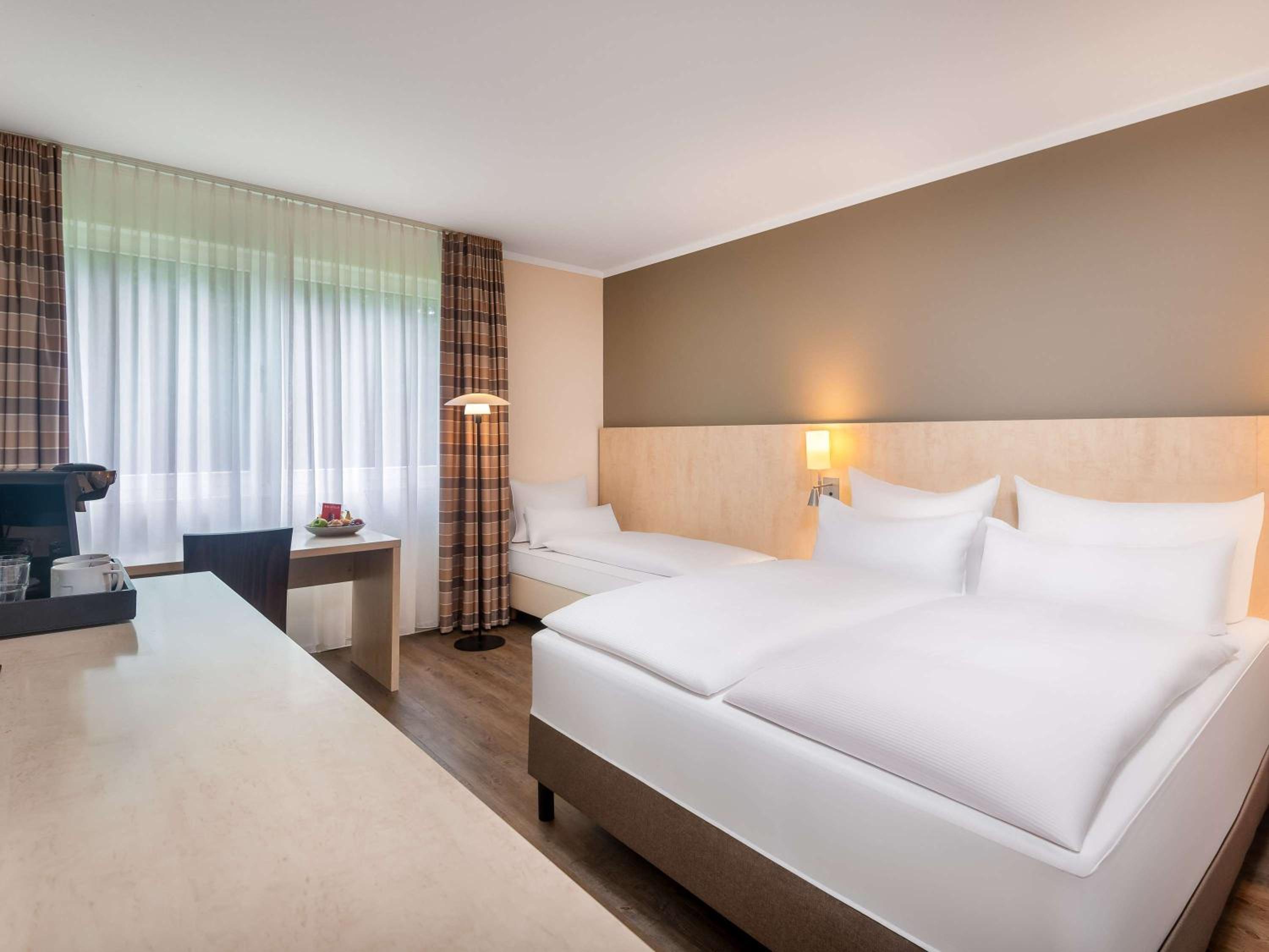Standard Double Room with Sofa Bed - Photo 12