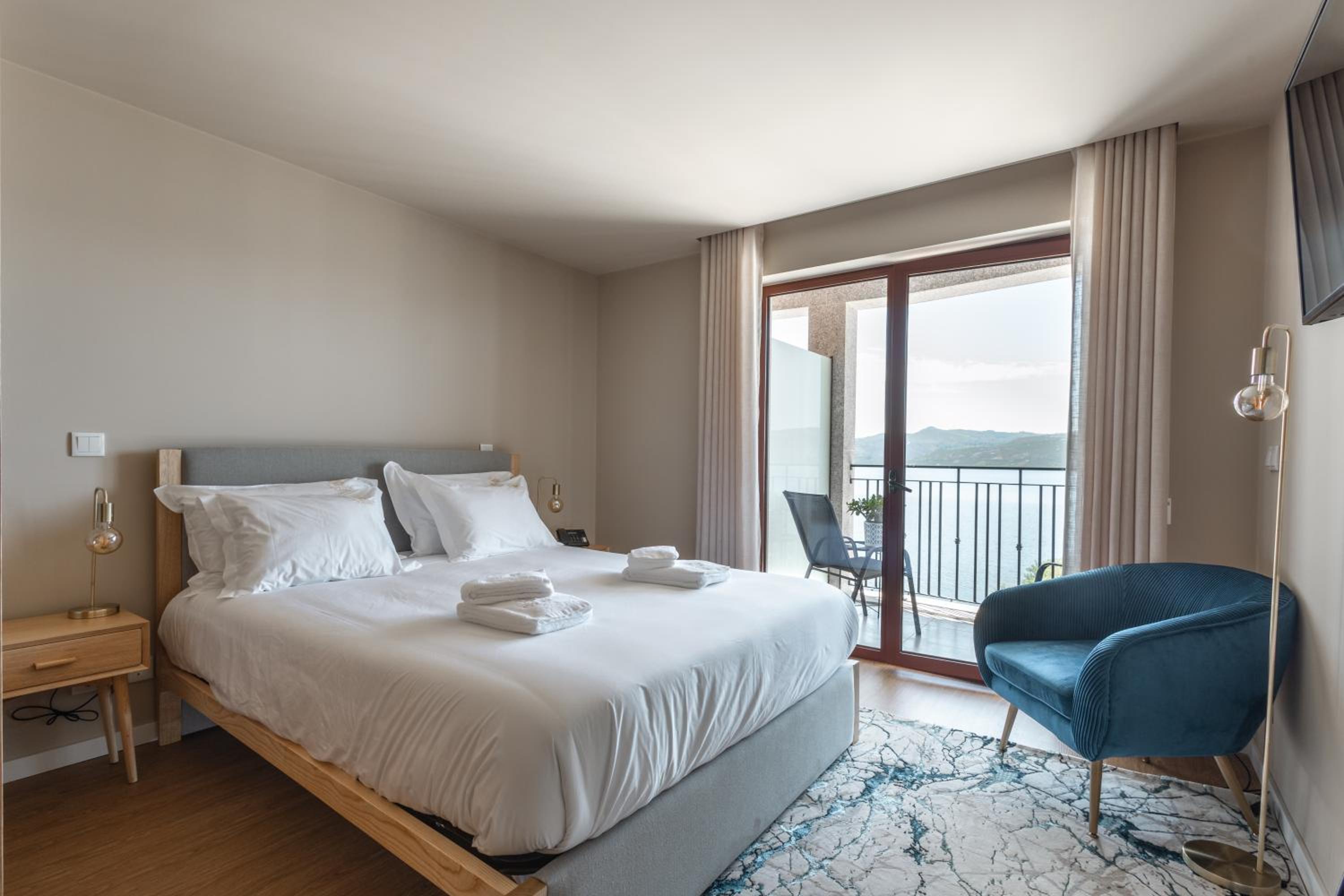 King Room with Lake View