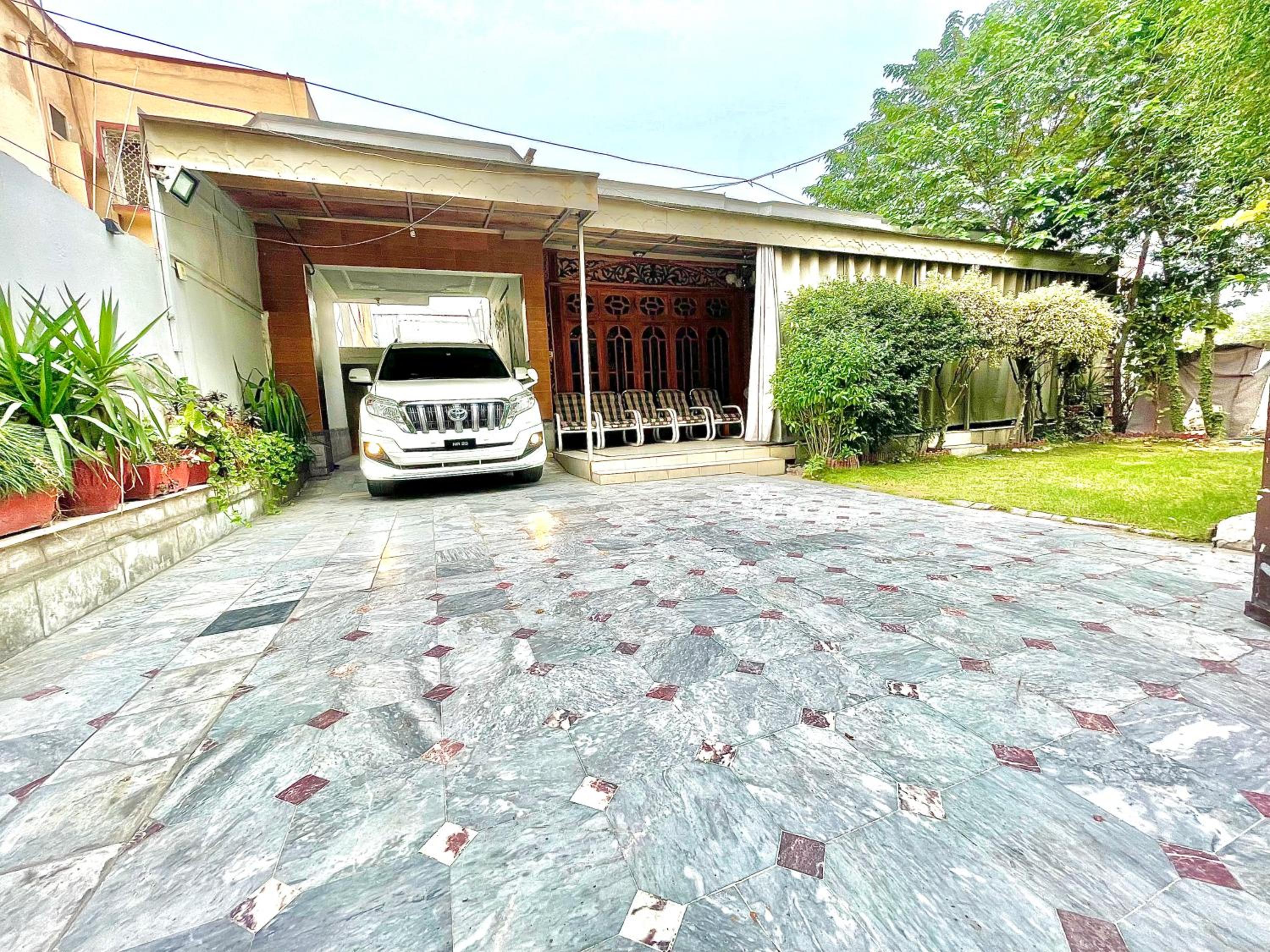 Villa photo 2