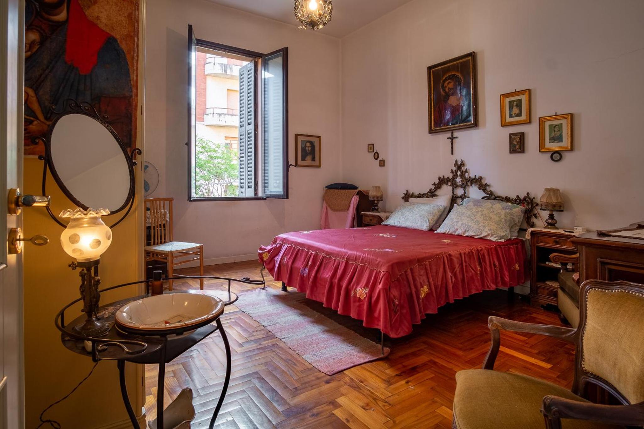 Deluxe Room (2 Adults + 1 Child)