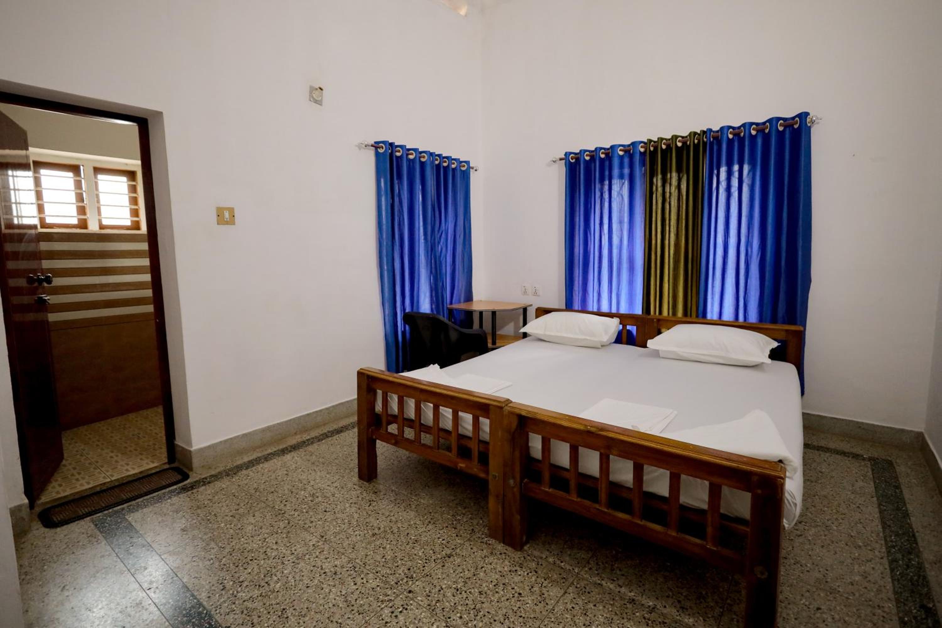 Budget Double Room photo 1