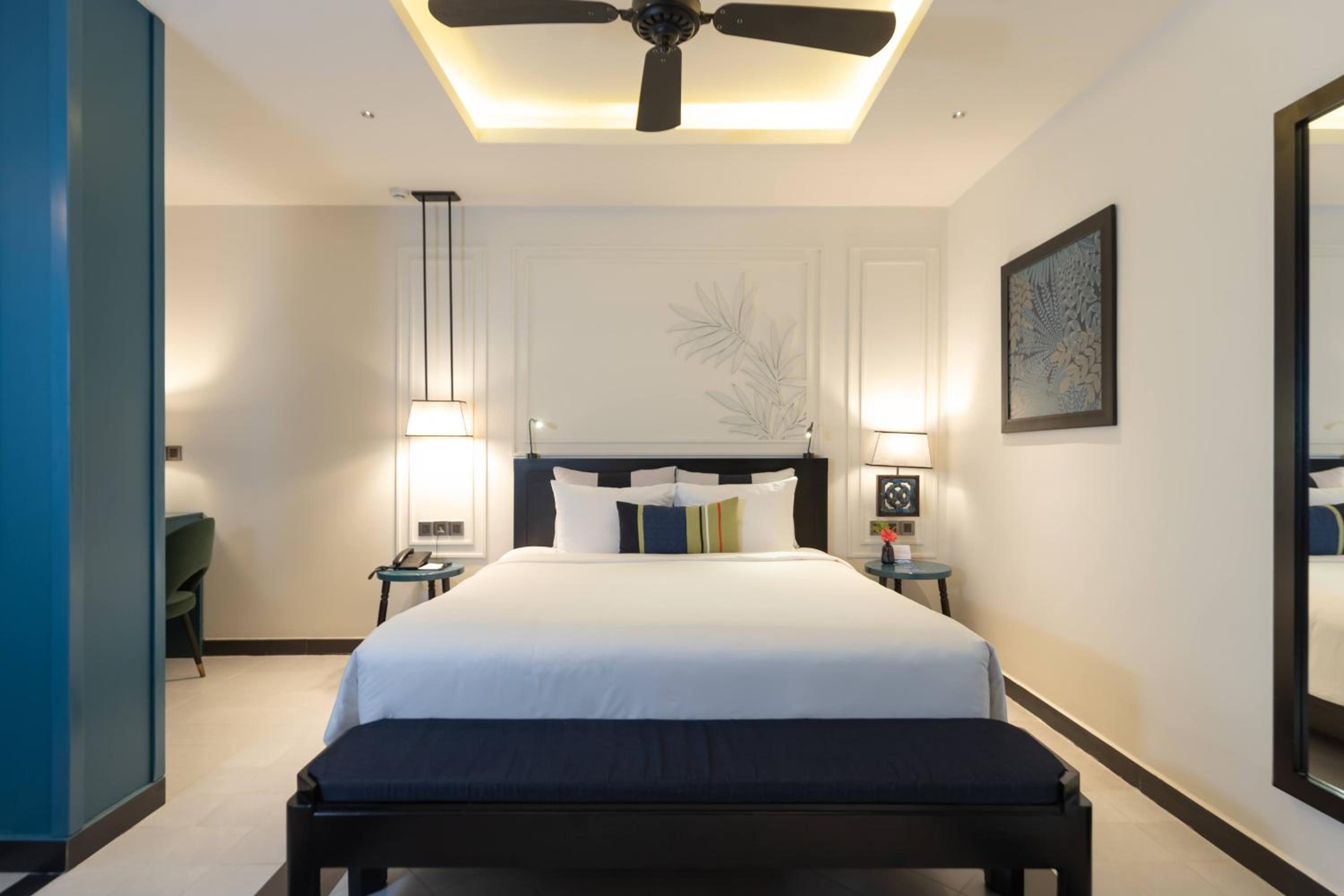 Deluxe King Room photo 2