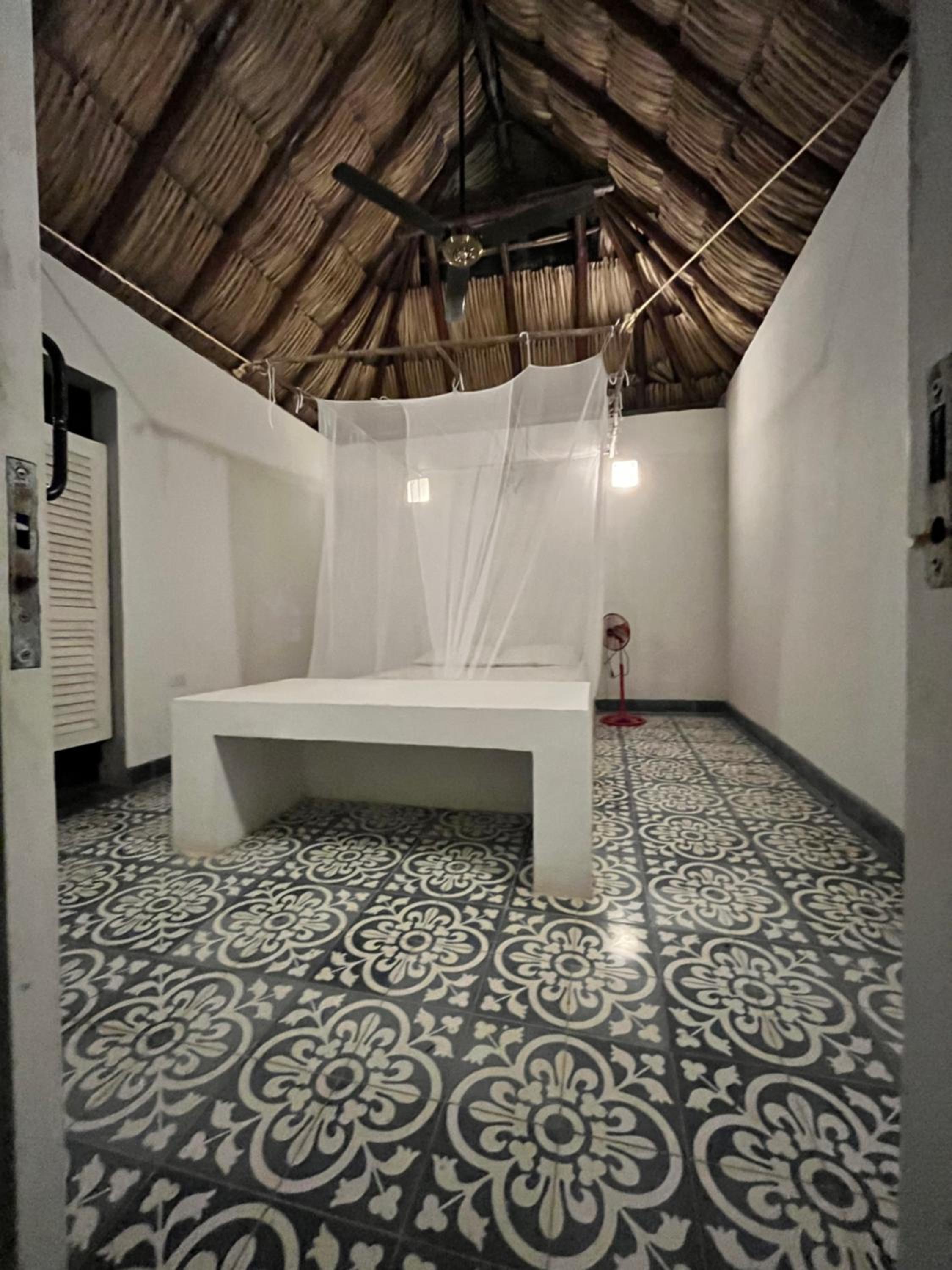 Bungalow with Fan