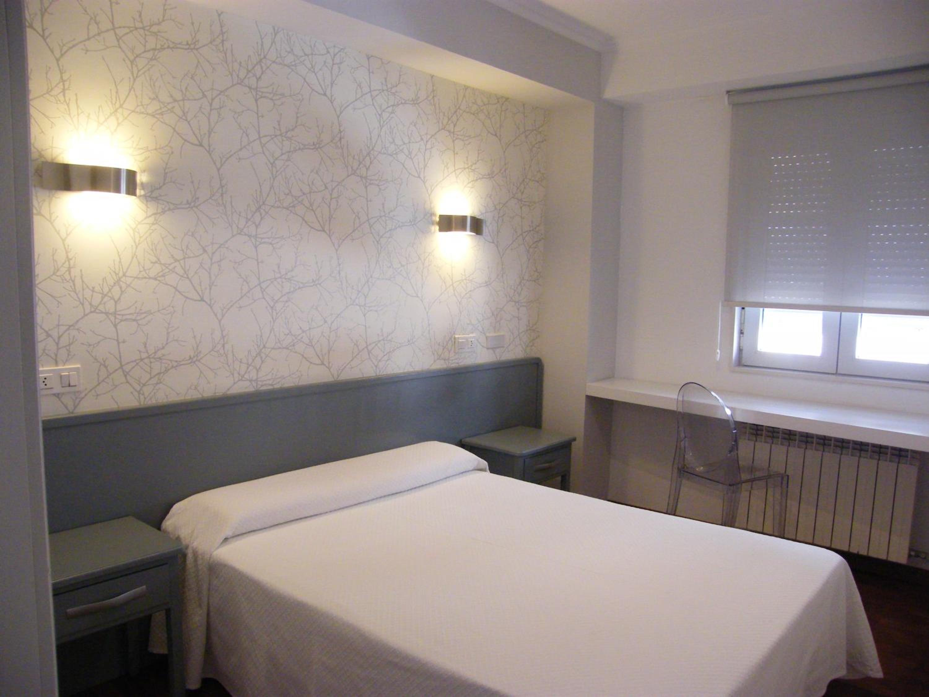 Double or Twin Room - Photo 16