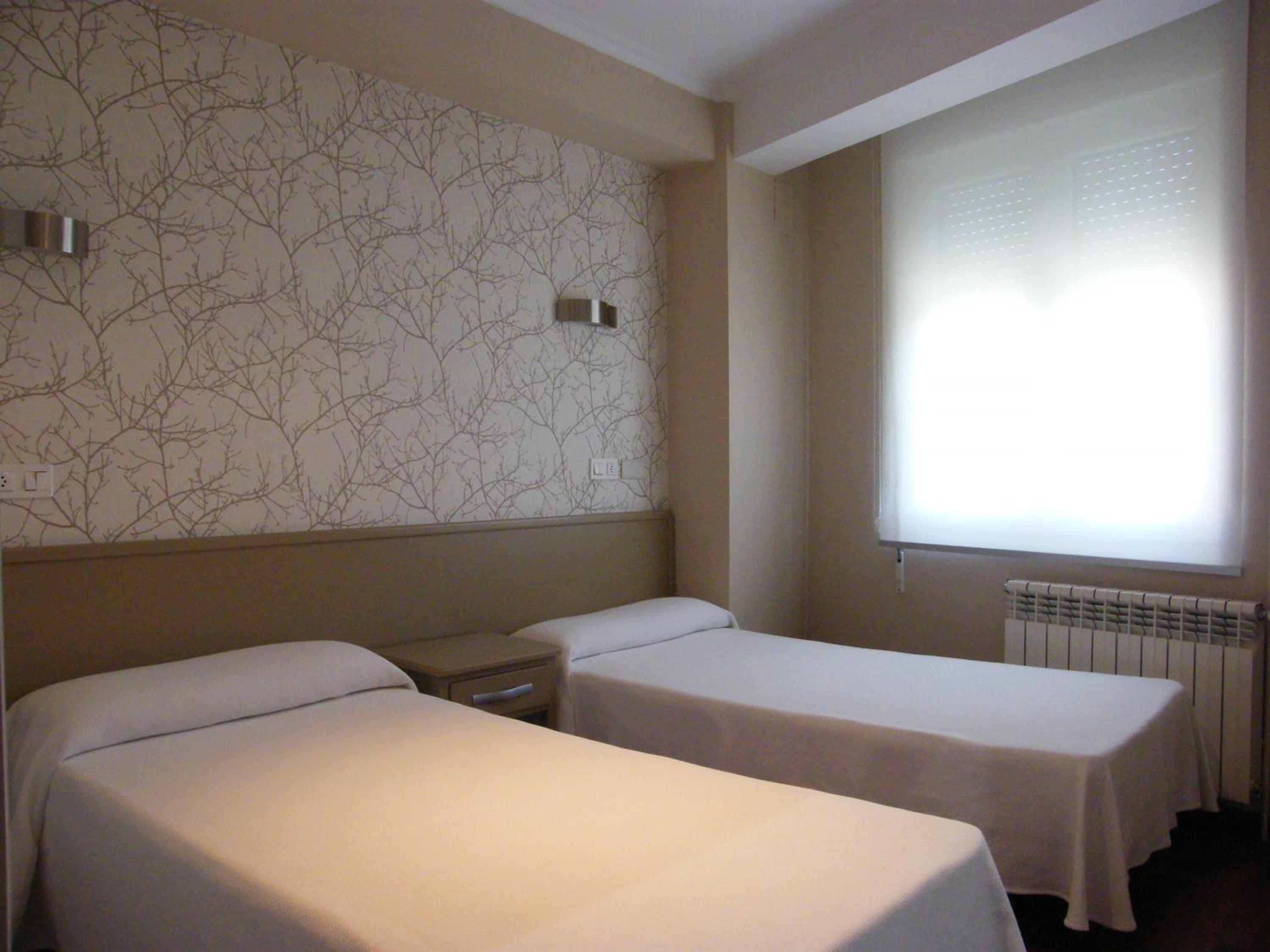 Double or Twin Room - Photo 2