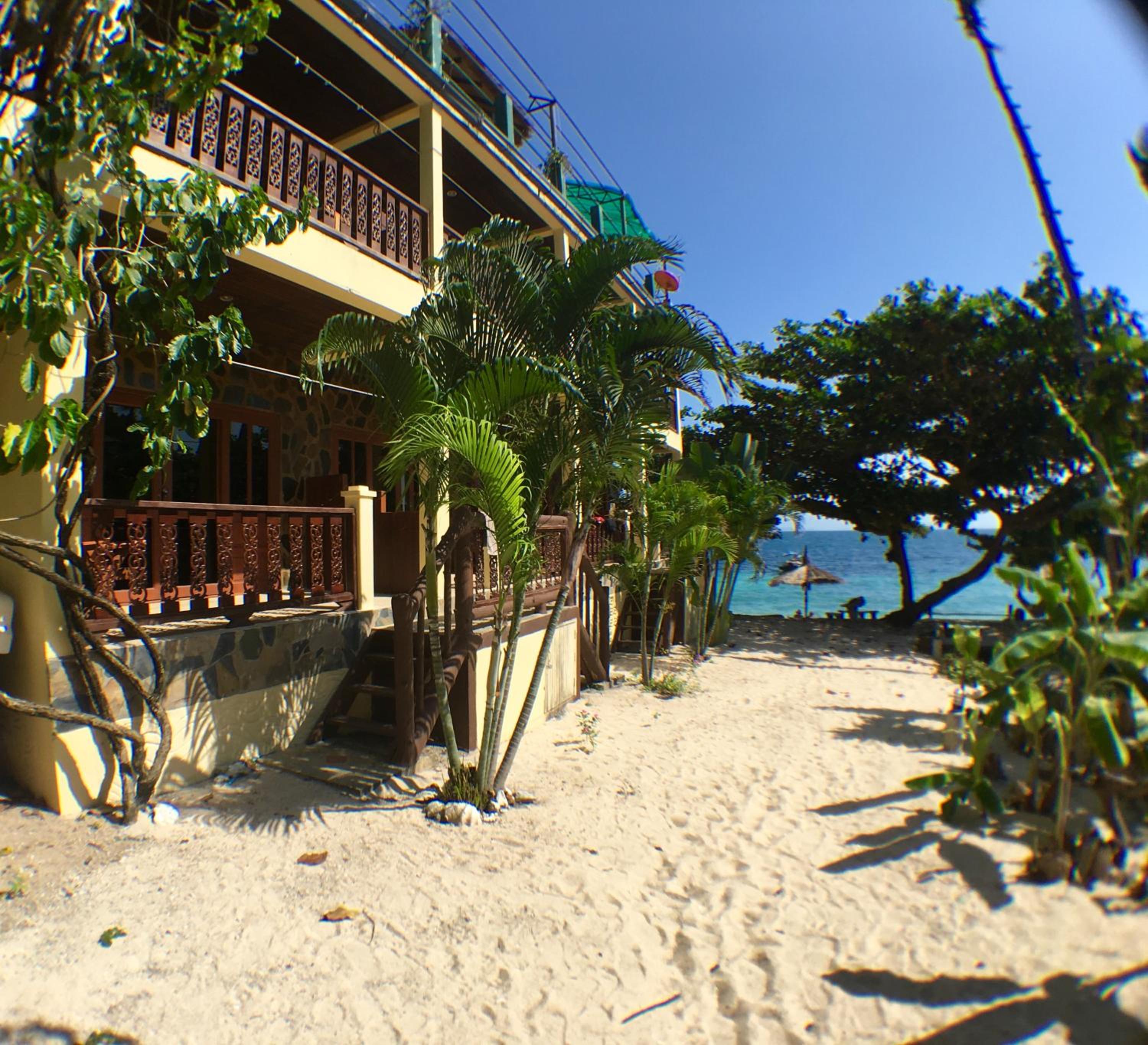 Beachside Double Room With Air Conditioning photo 3