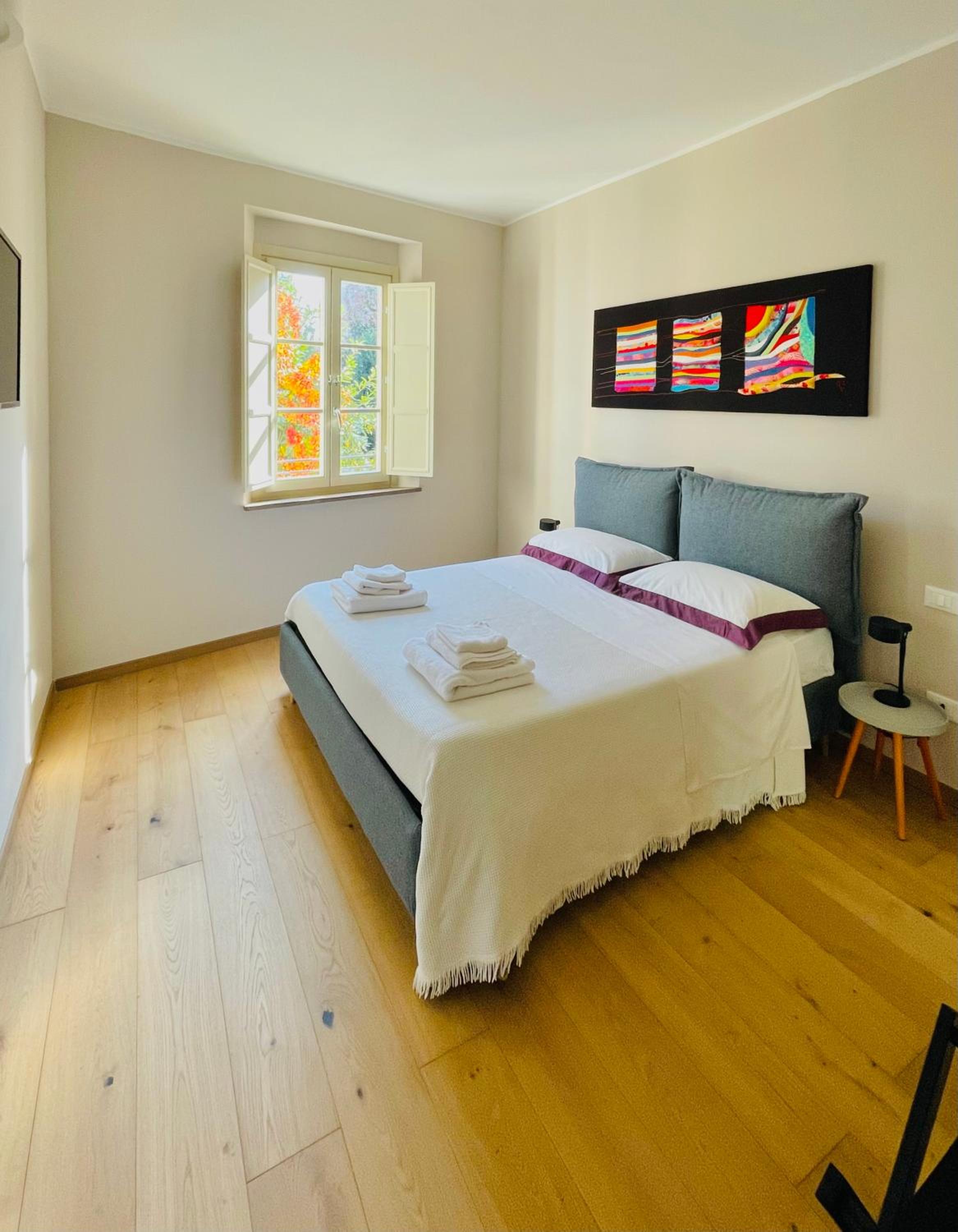 One-Bedroom Apartment with Balcony