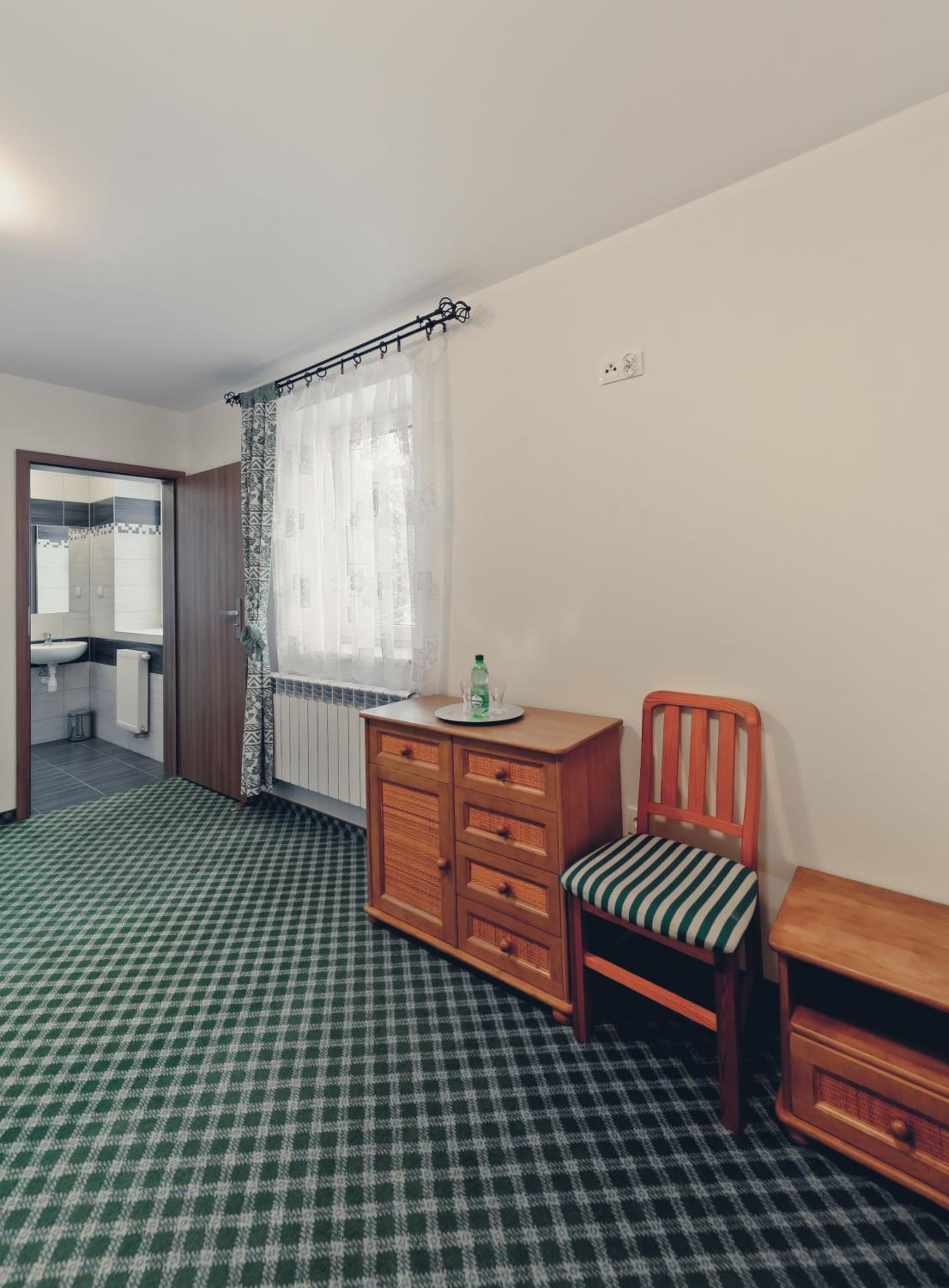 Double or Twin Room with Private Bathroom photo 2