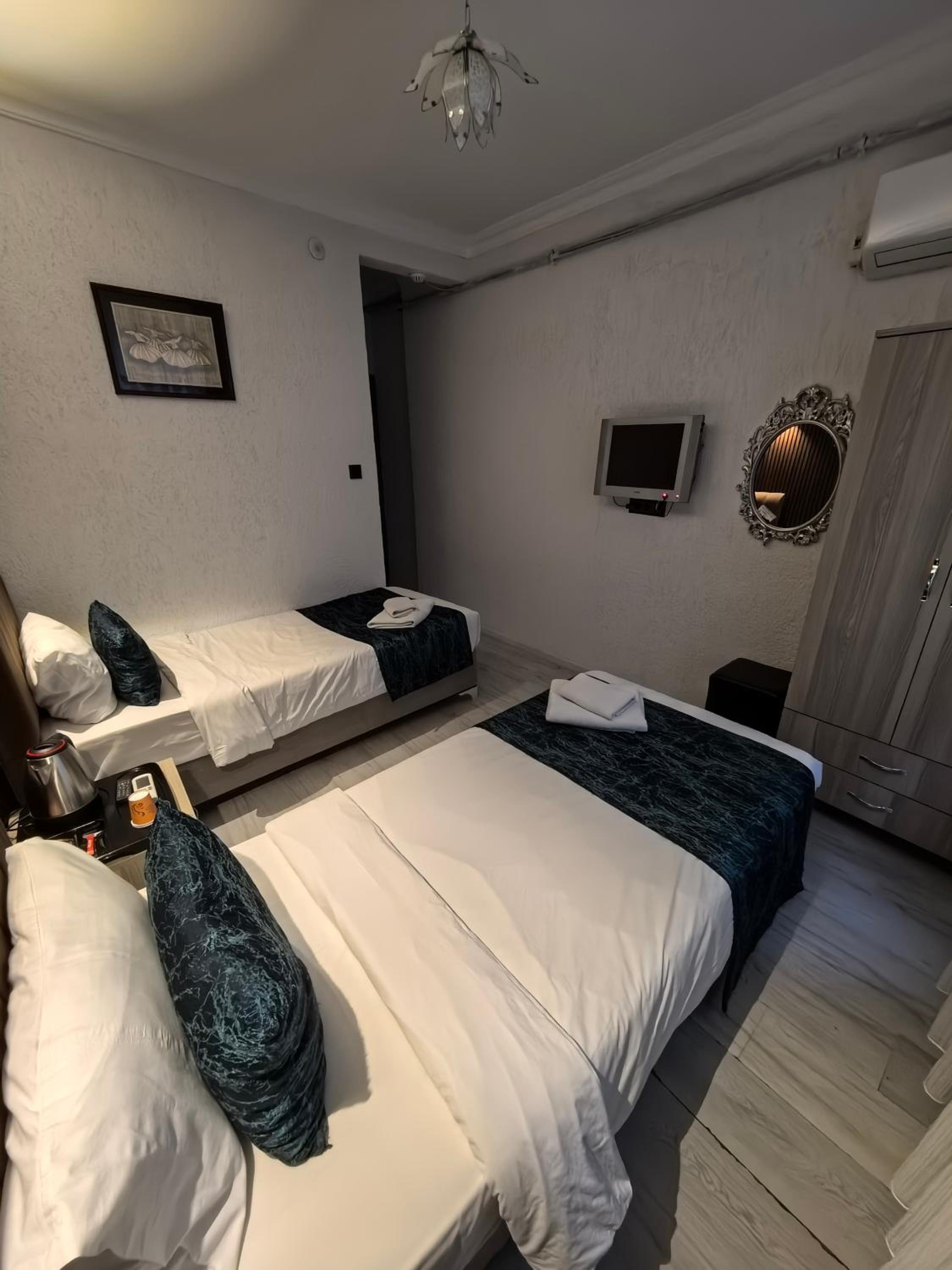 Budget Twin Room photo 3