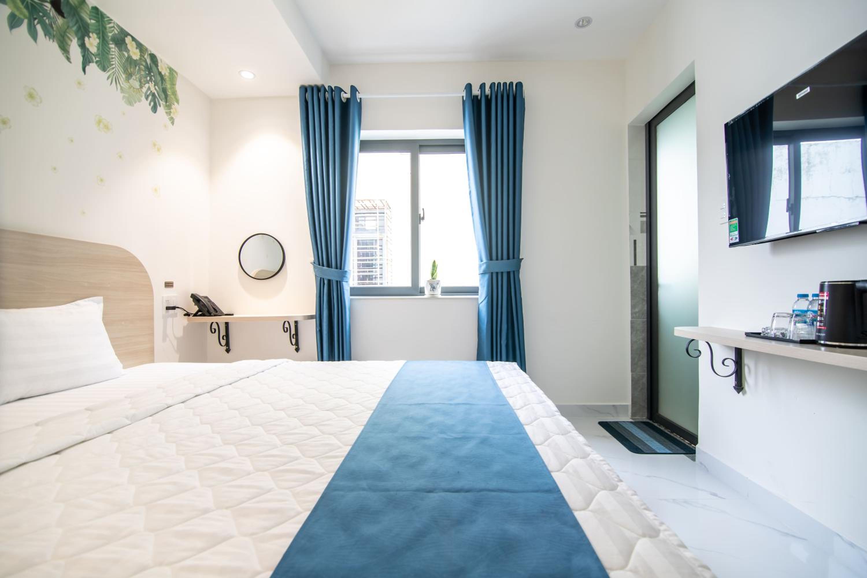 Deluxe Double Room - Photo 9