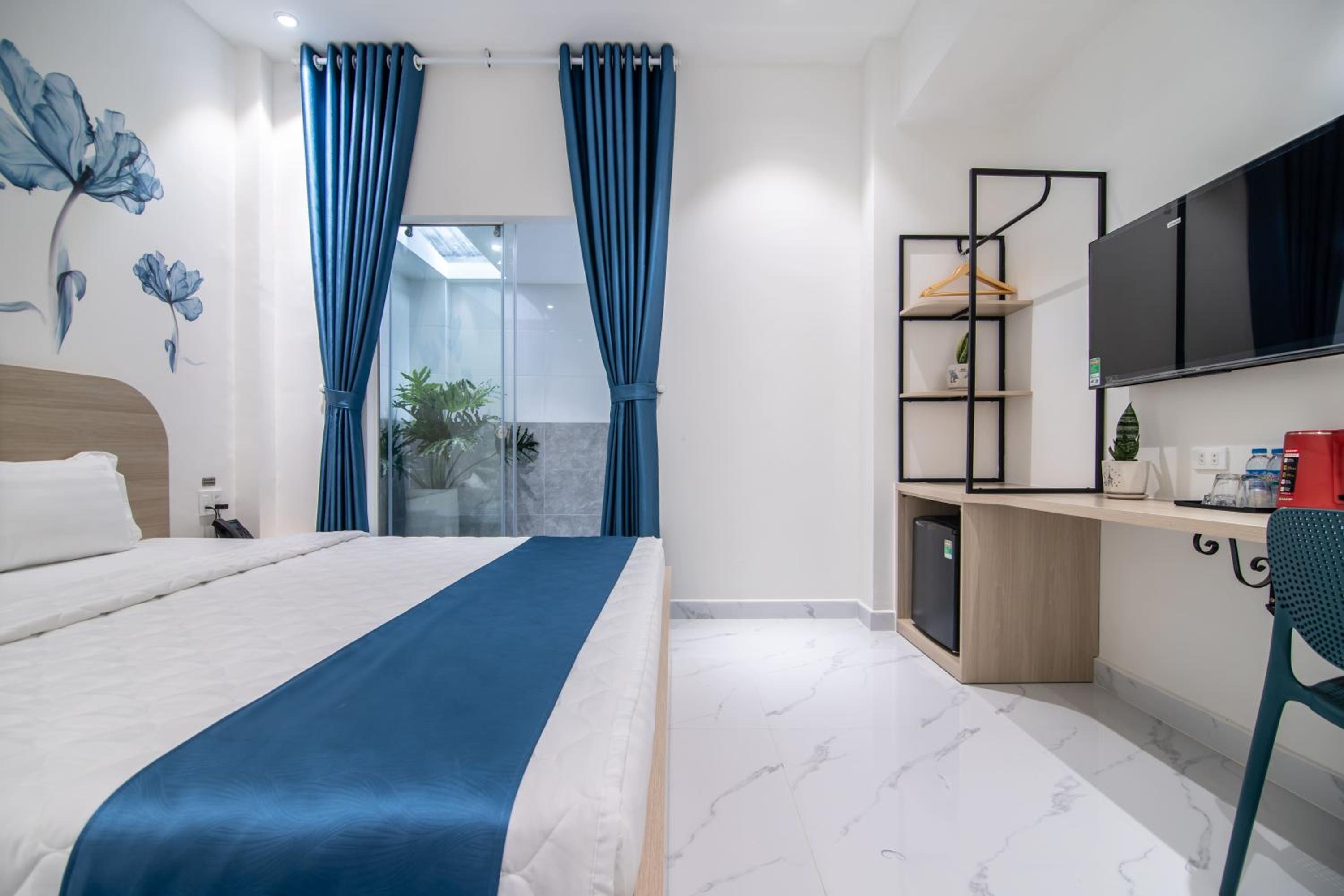Deluxe Double Room - Photo 8