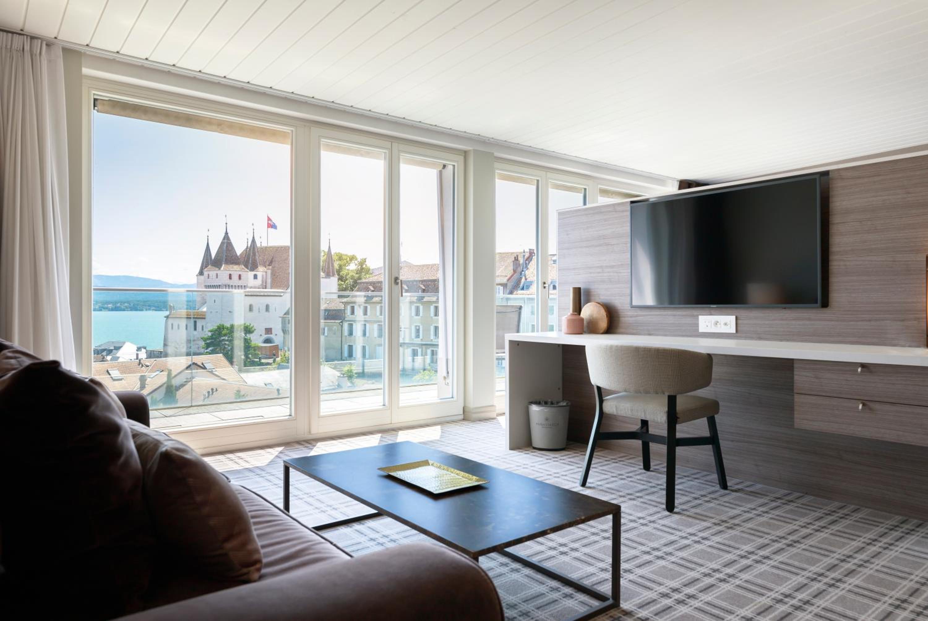 Suite - Photo 5