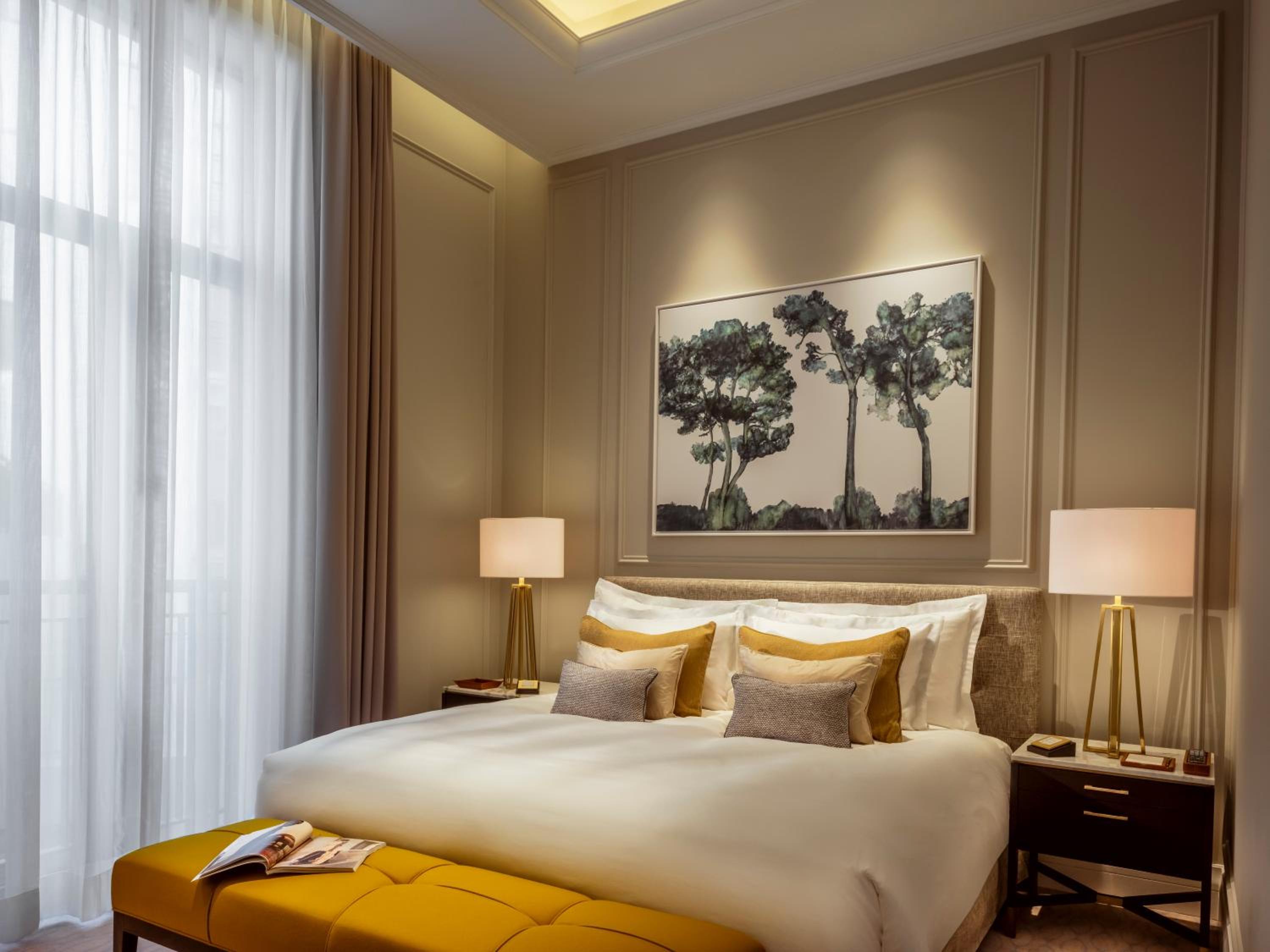 Deluxe Suite