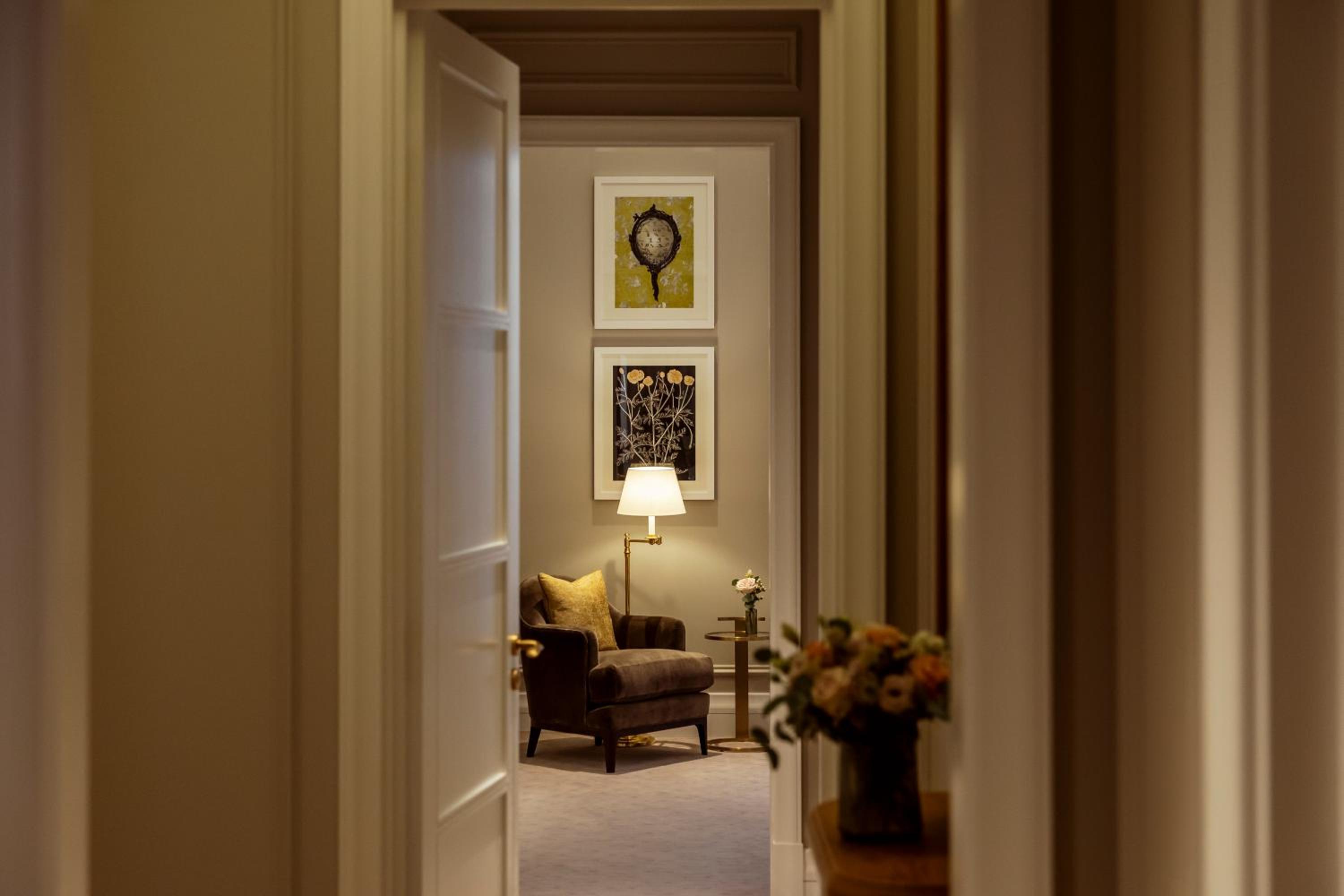 Deluxe Suite photo 2