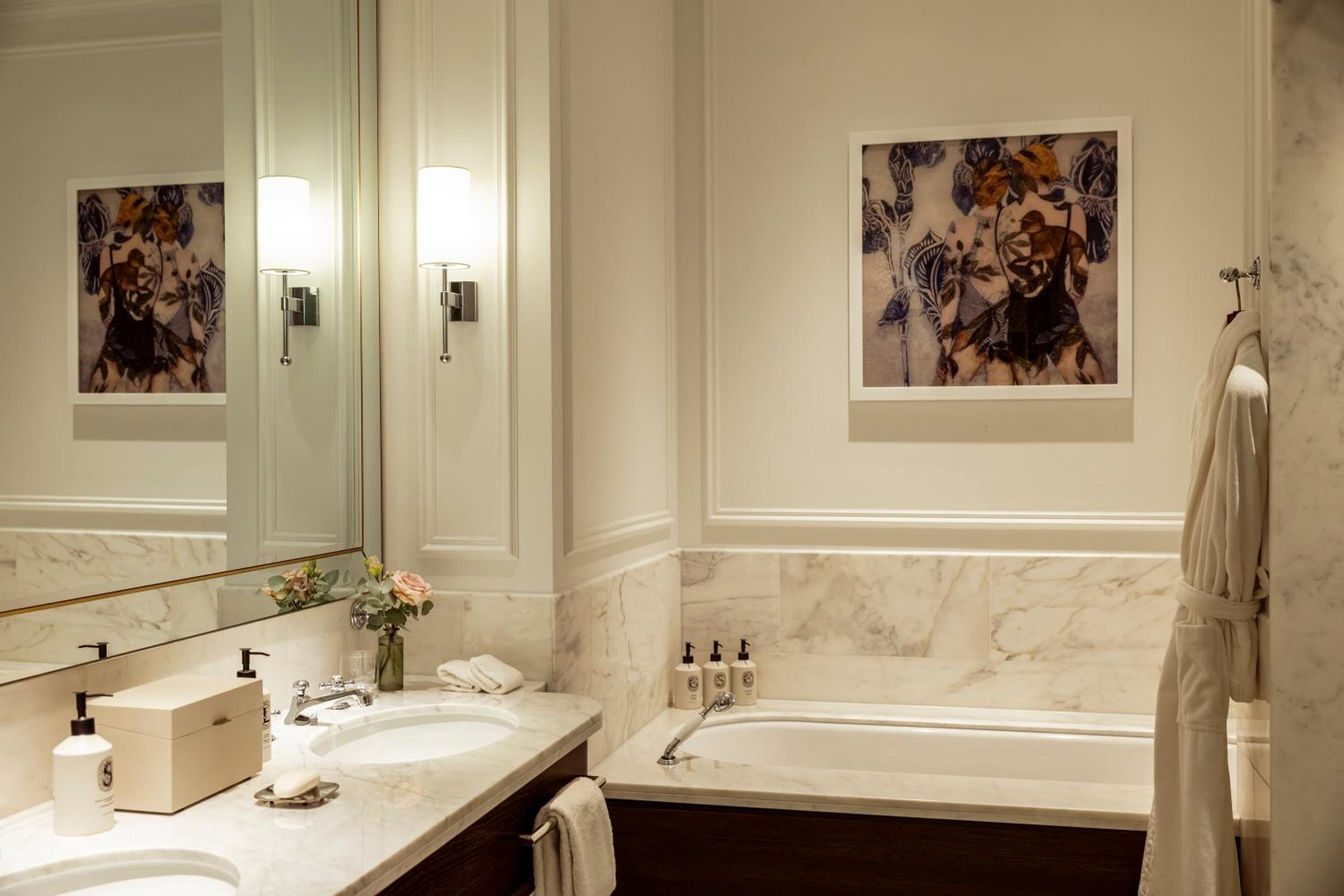 Deluxe Suite photo 3
