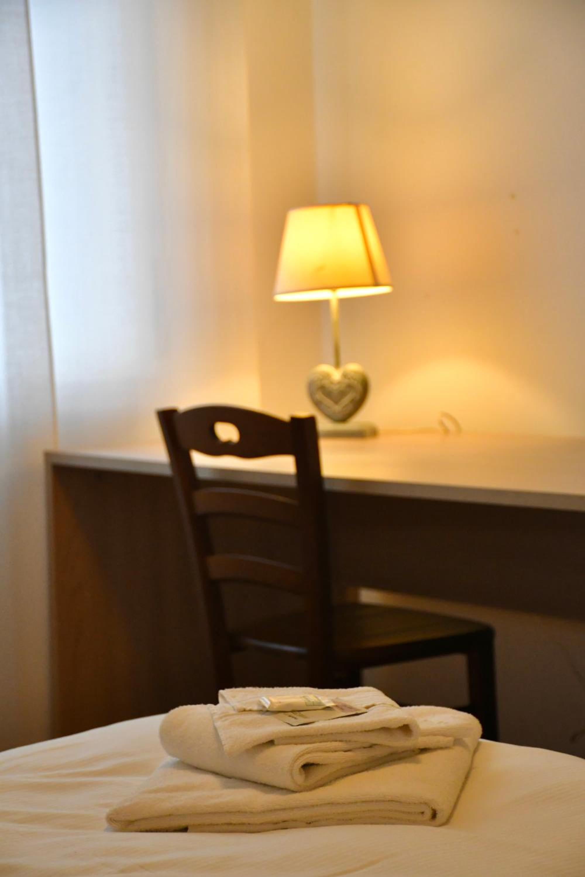 One-Bedroom Apartment photo 3