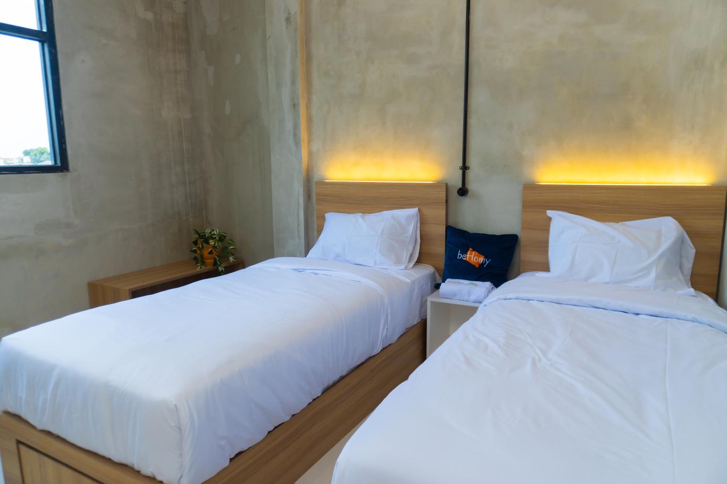 Standard Twin Room - Photo 6