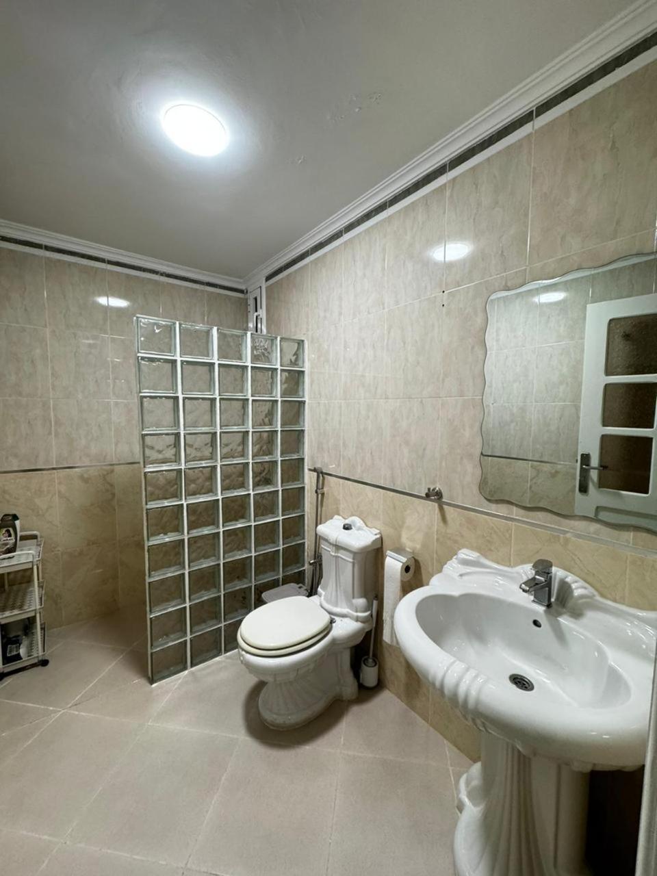Three-Bedroom Apartment photo 2