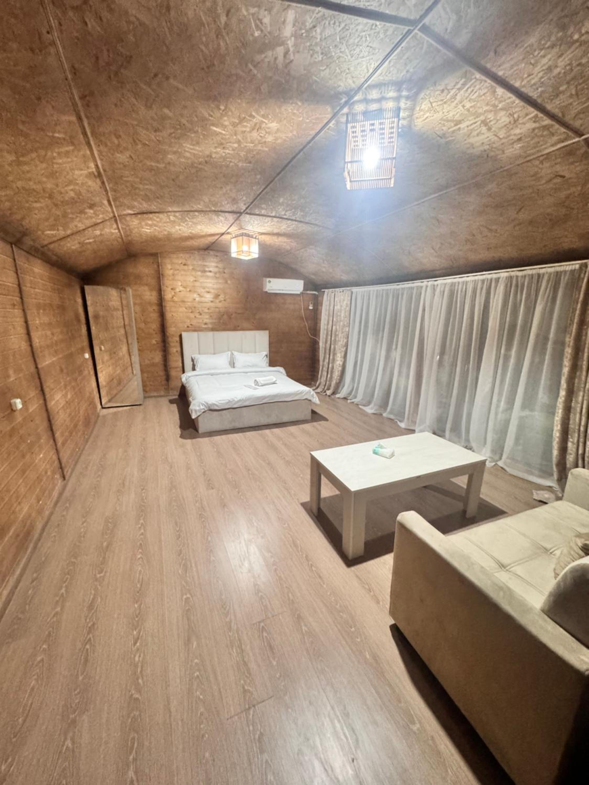 One-Bedroom Apartment photo 1