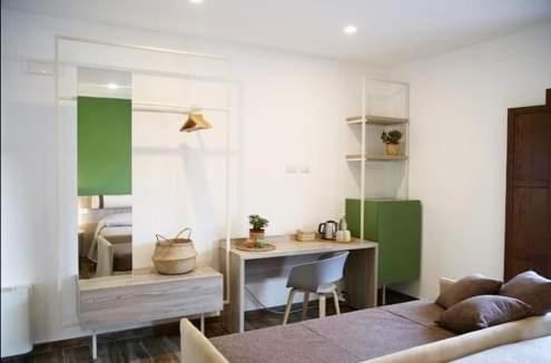 Double or Twin Room with Balcony photo 2