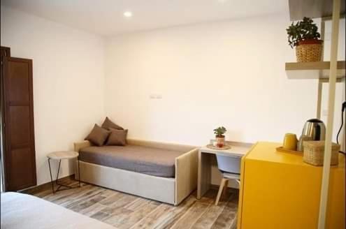 Double or Twin Room with Balcony photo 3