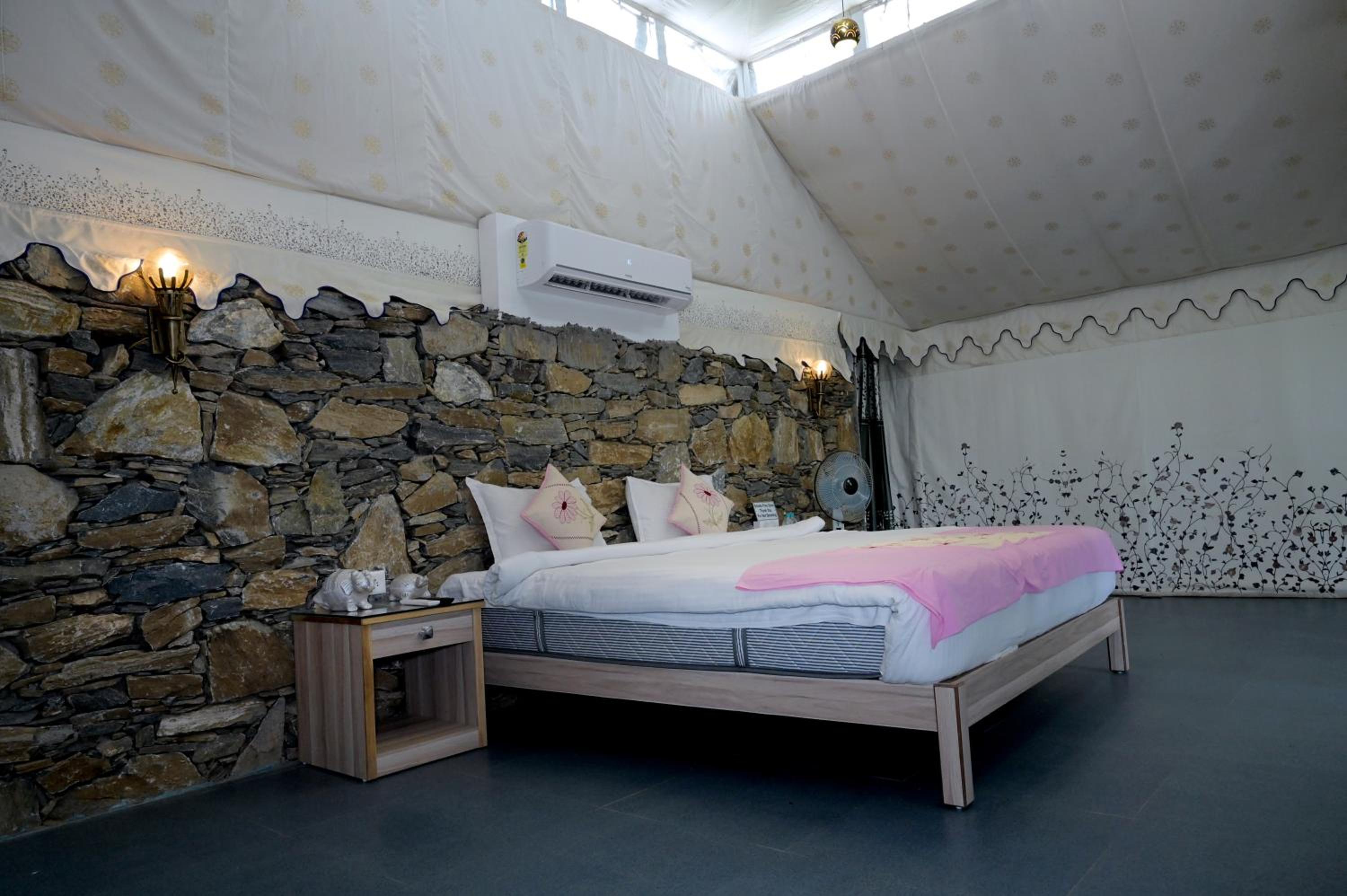 Superior King Room photo 2