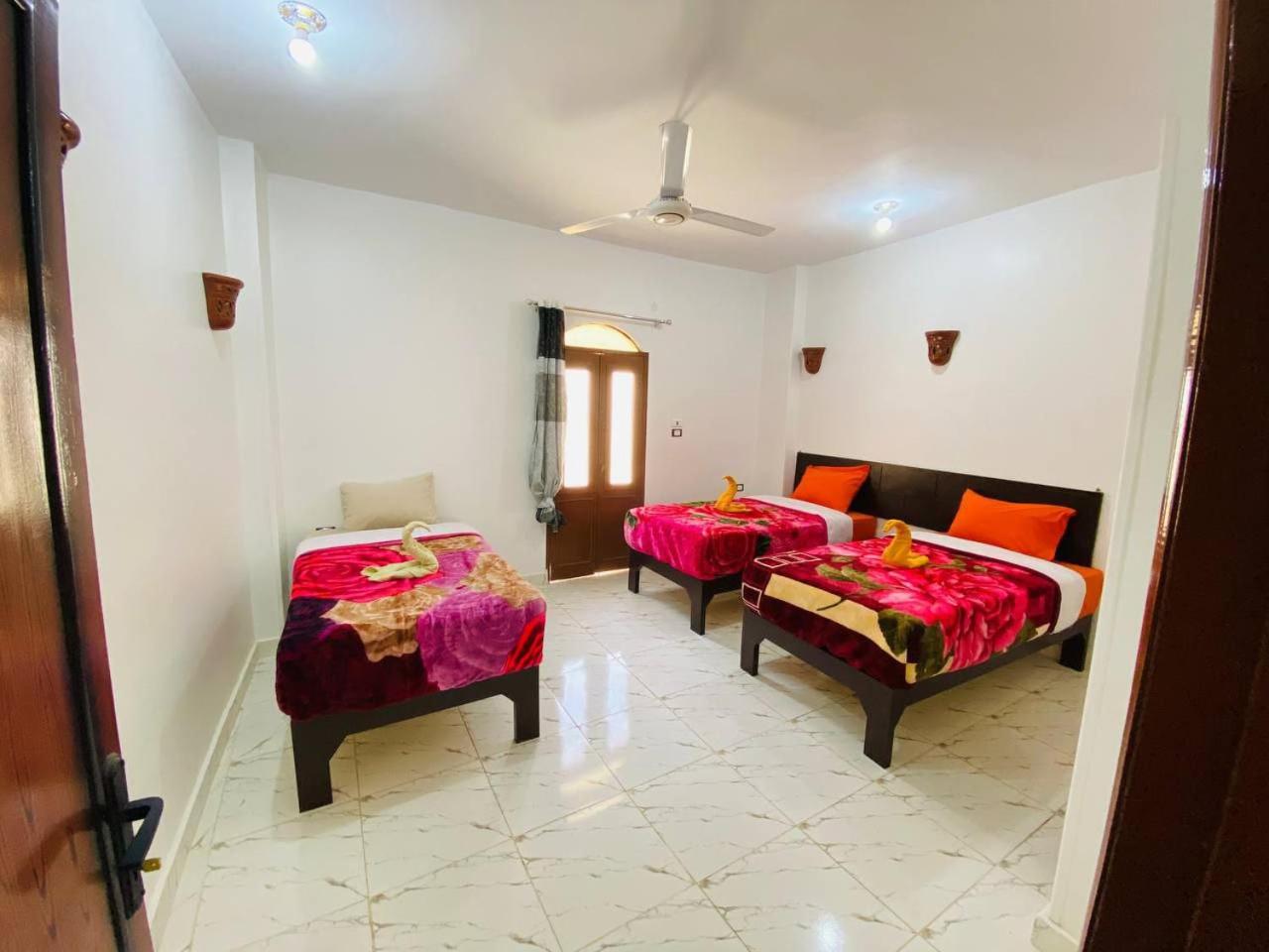 Double Room with Balcony (3 Adults) photo 3