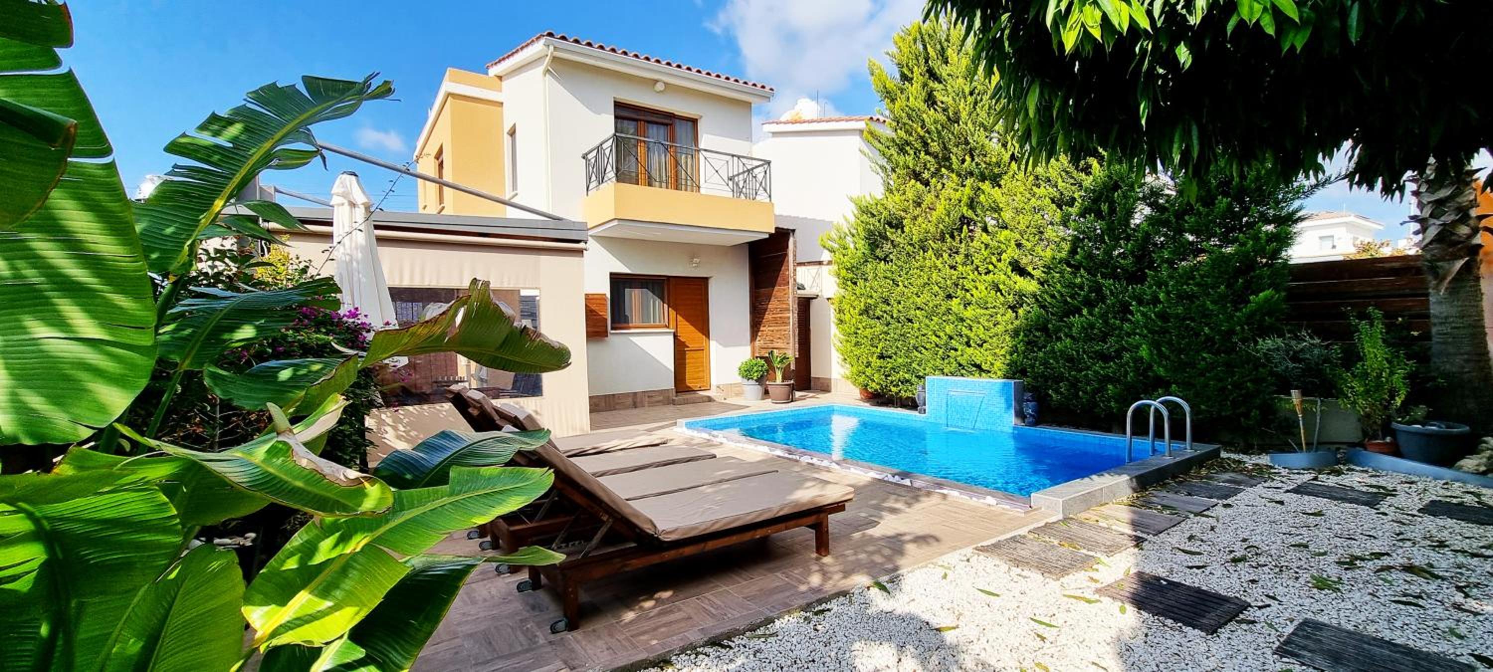 Villa com Piscina Privada