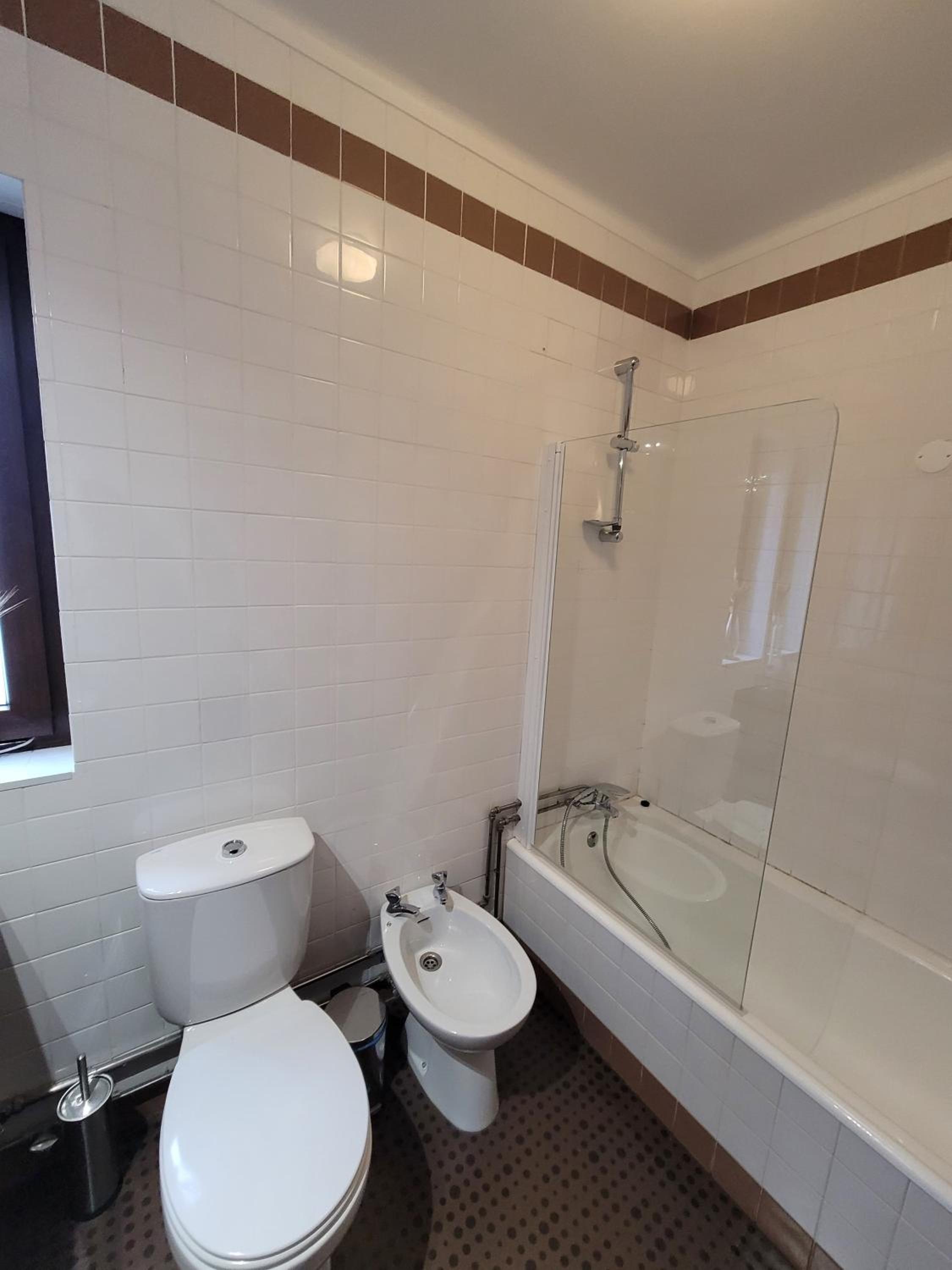Deluxe Double Room with Balcony - Photo 5
