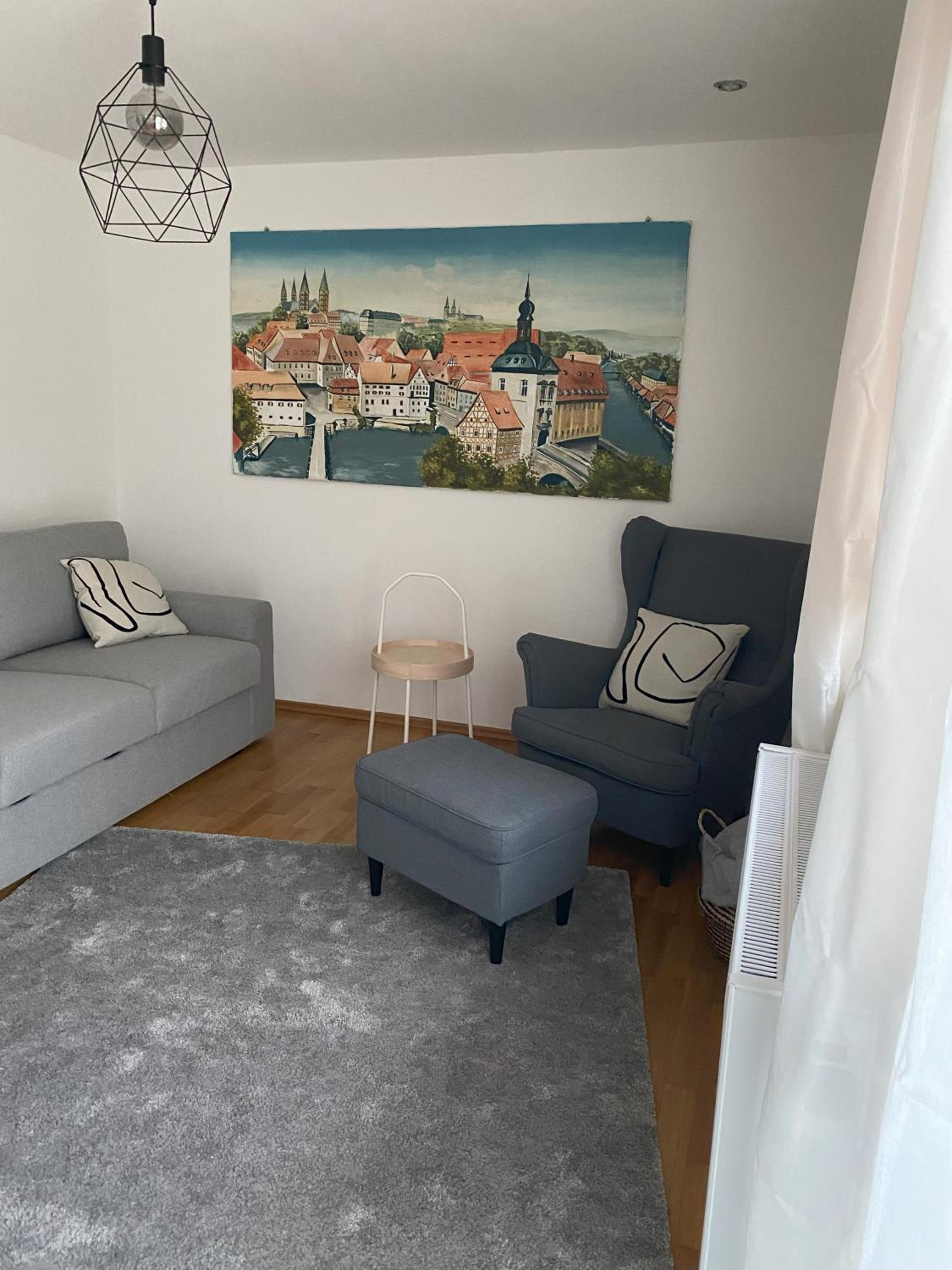 One-Bedroom Apartment photo 1